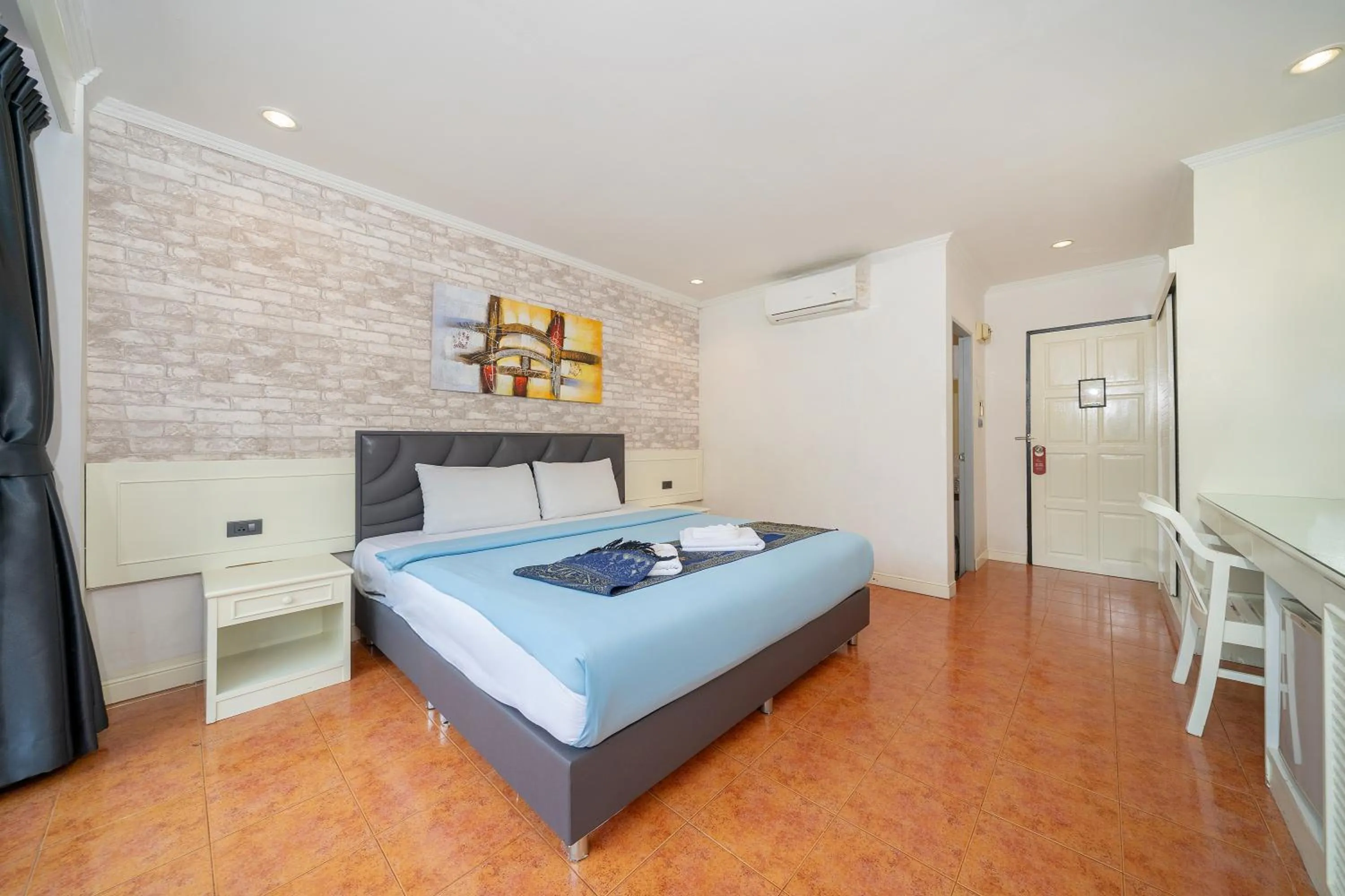 Bed in Patong Central Residence and Apartment