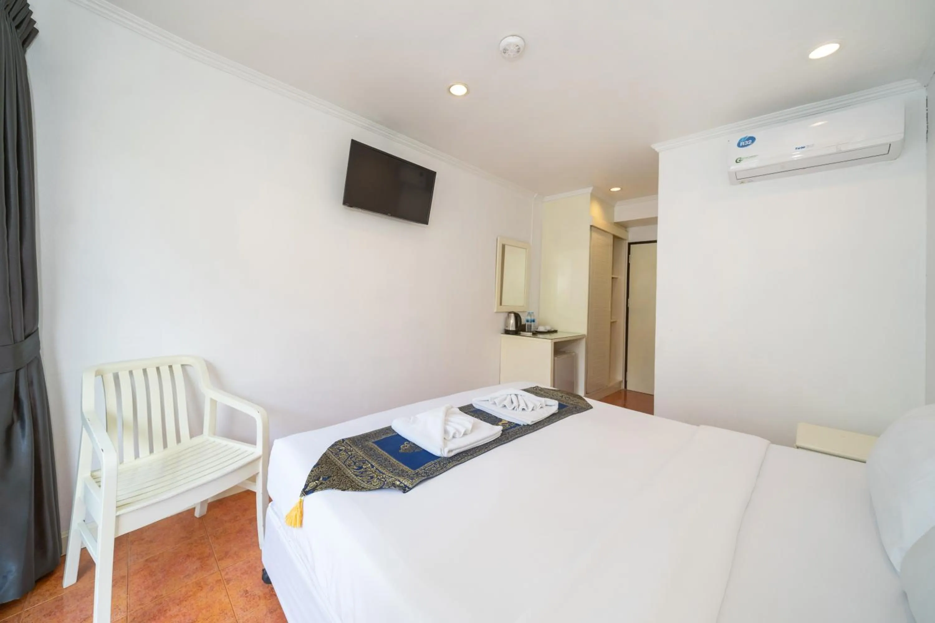 Bed in Patong Central Residence and Apartment