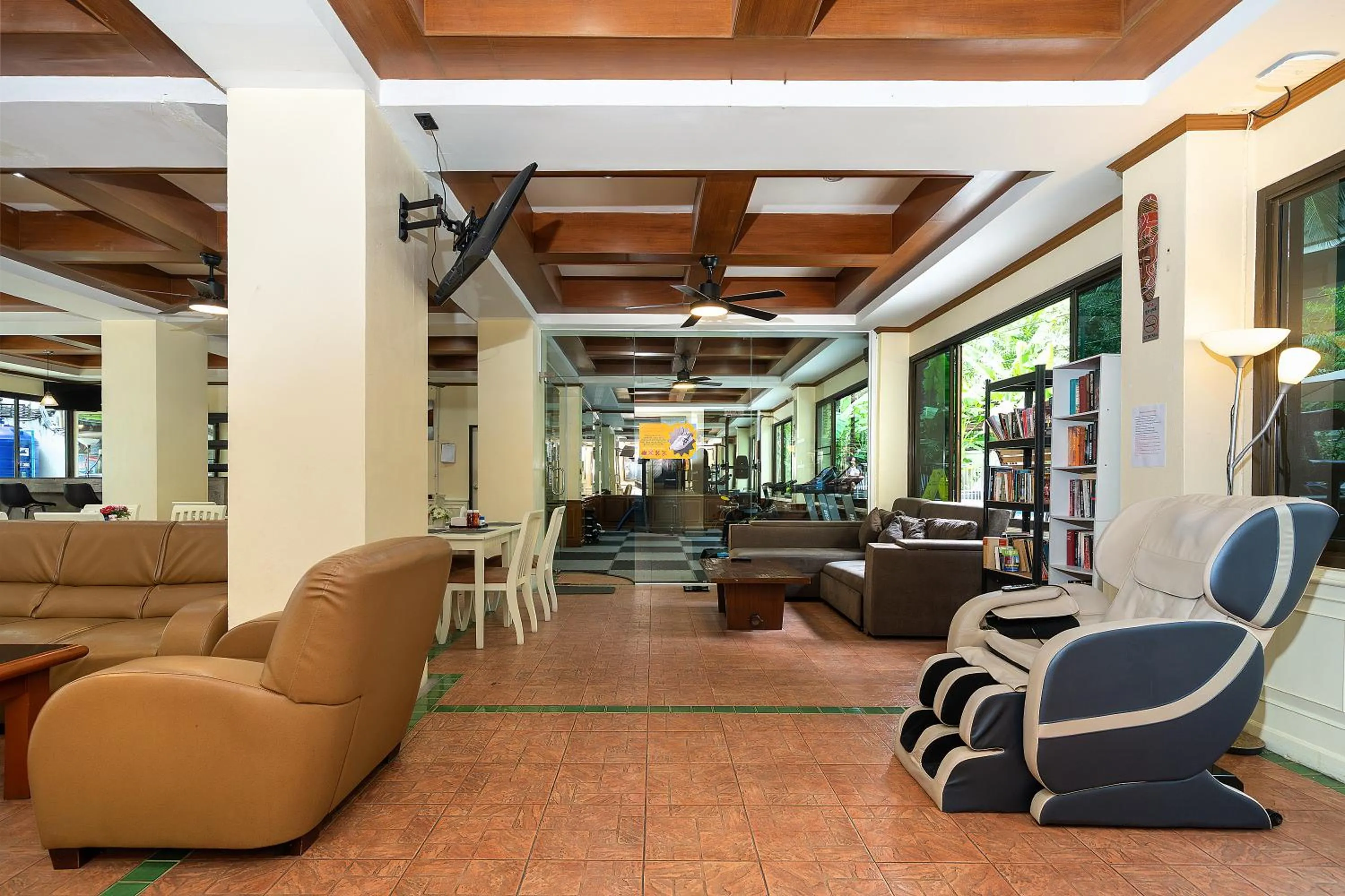 Seating area in Patong Central Residence and Apartment