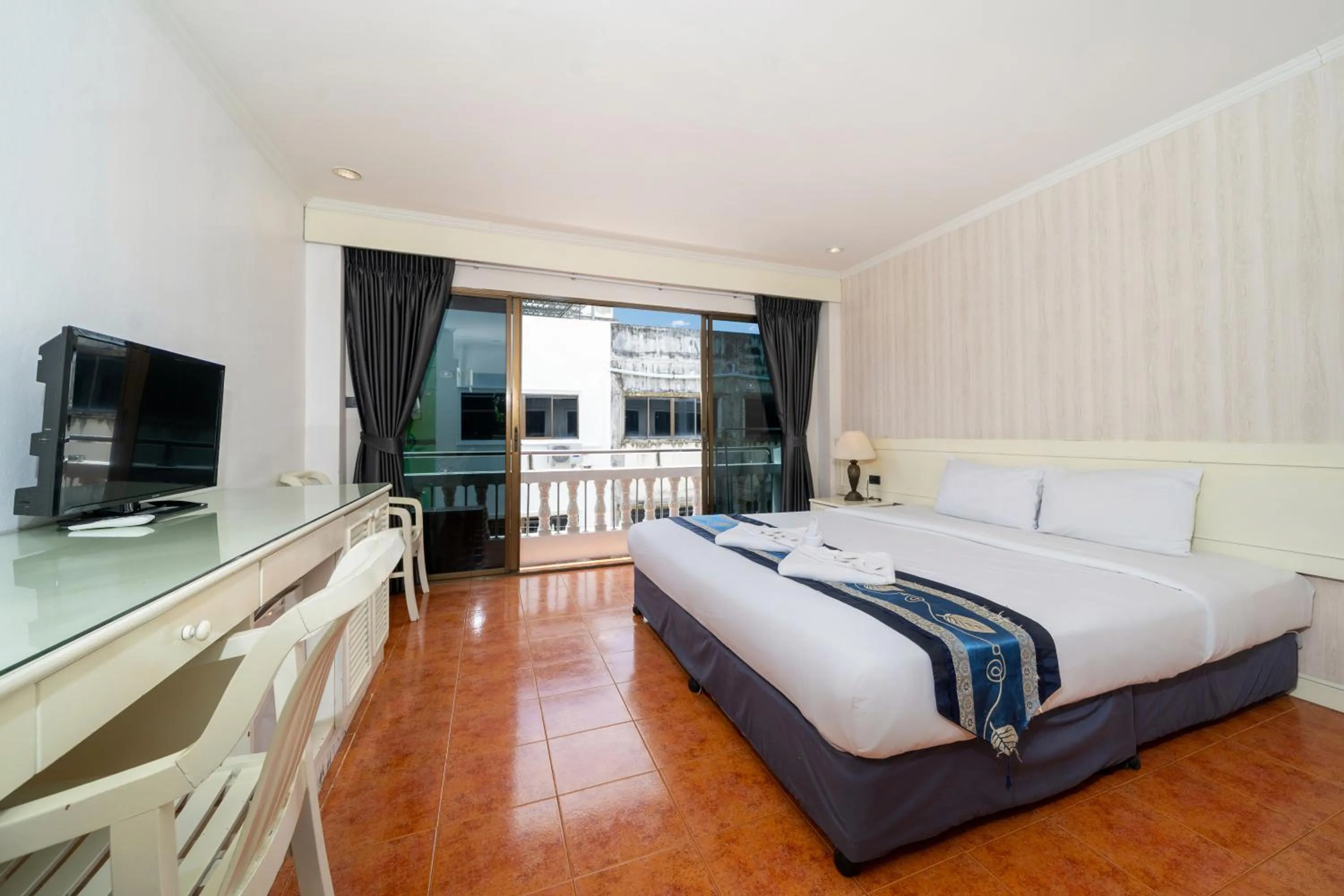 Bed in Patong Central Residence and Apartment