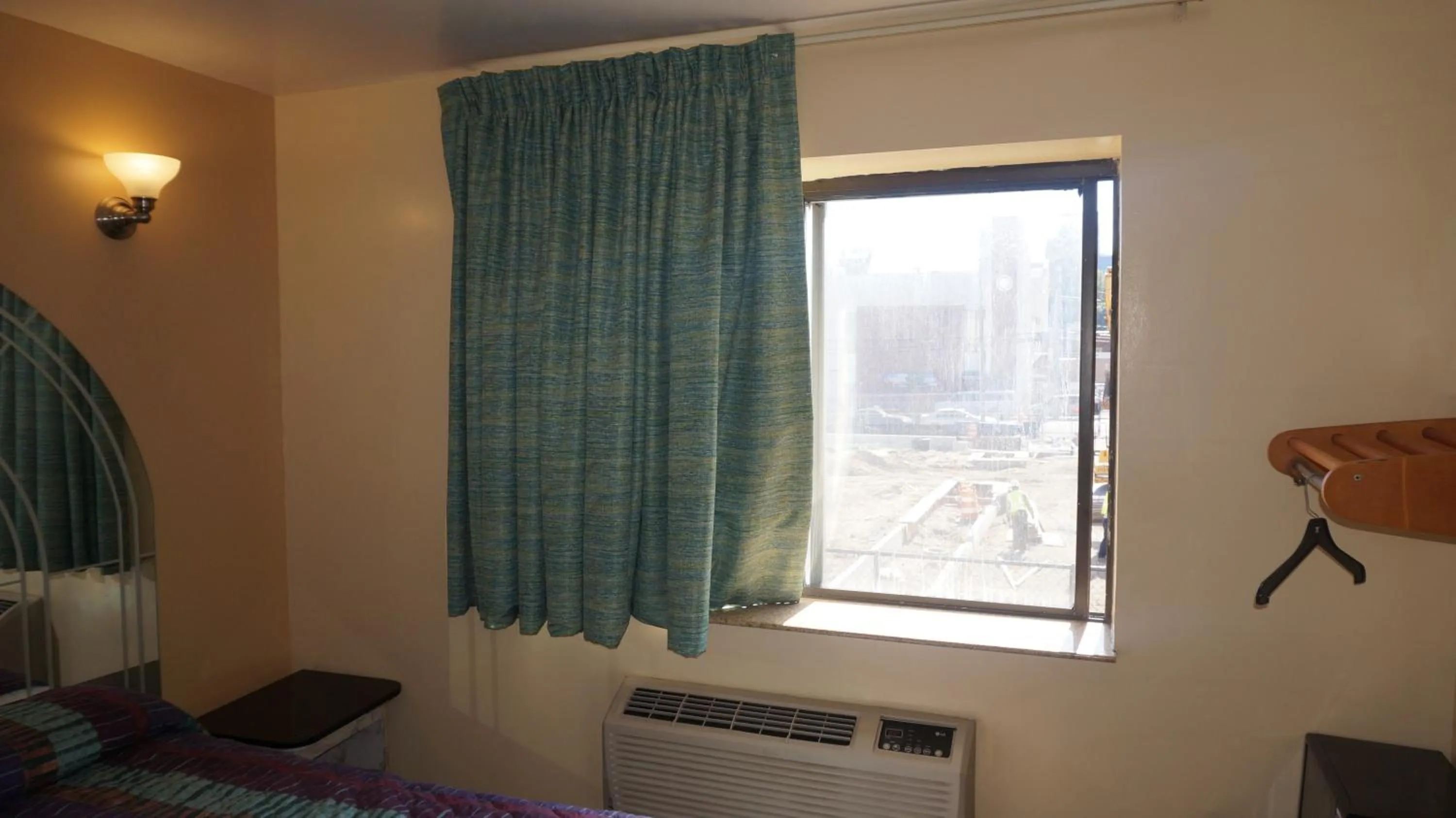 City view, Bed in Flushing Motel