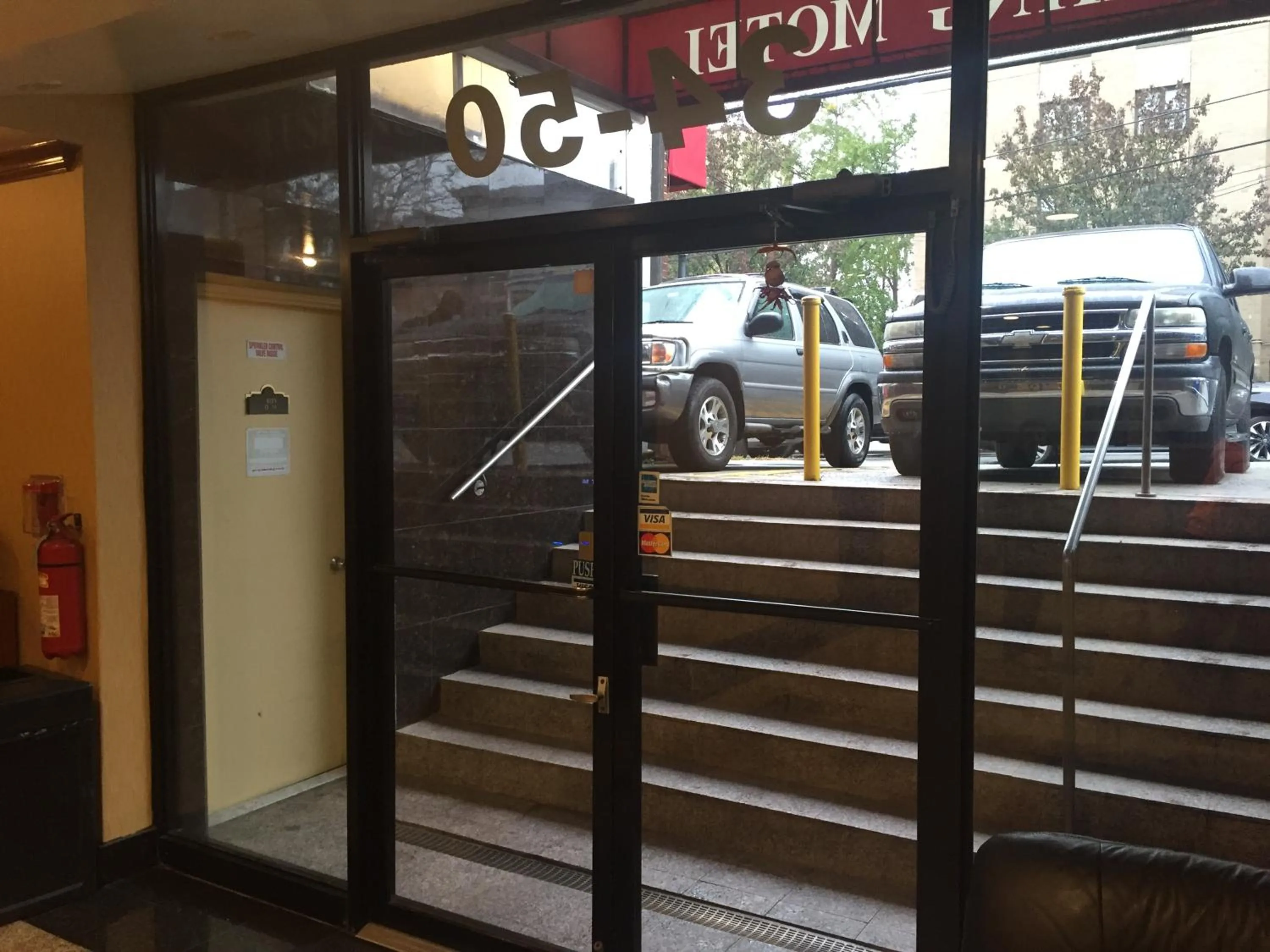 Facade/entrance in Flushing Motel
