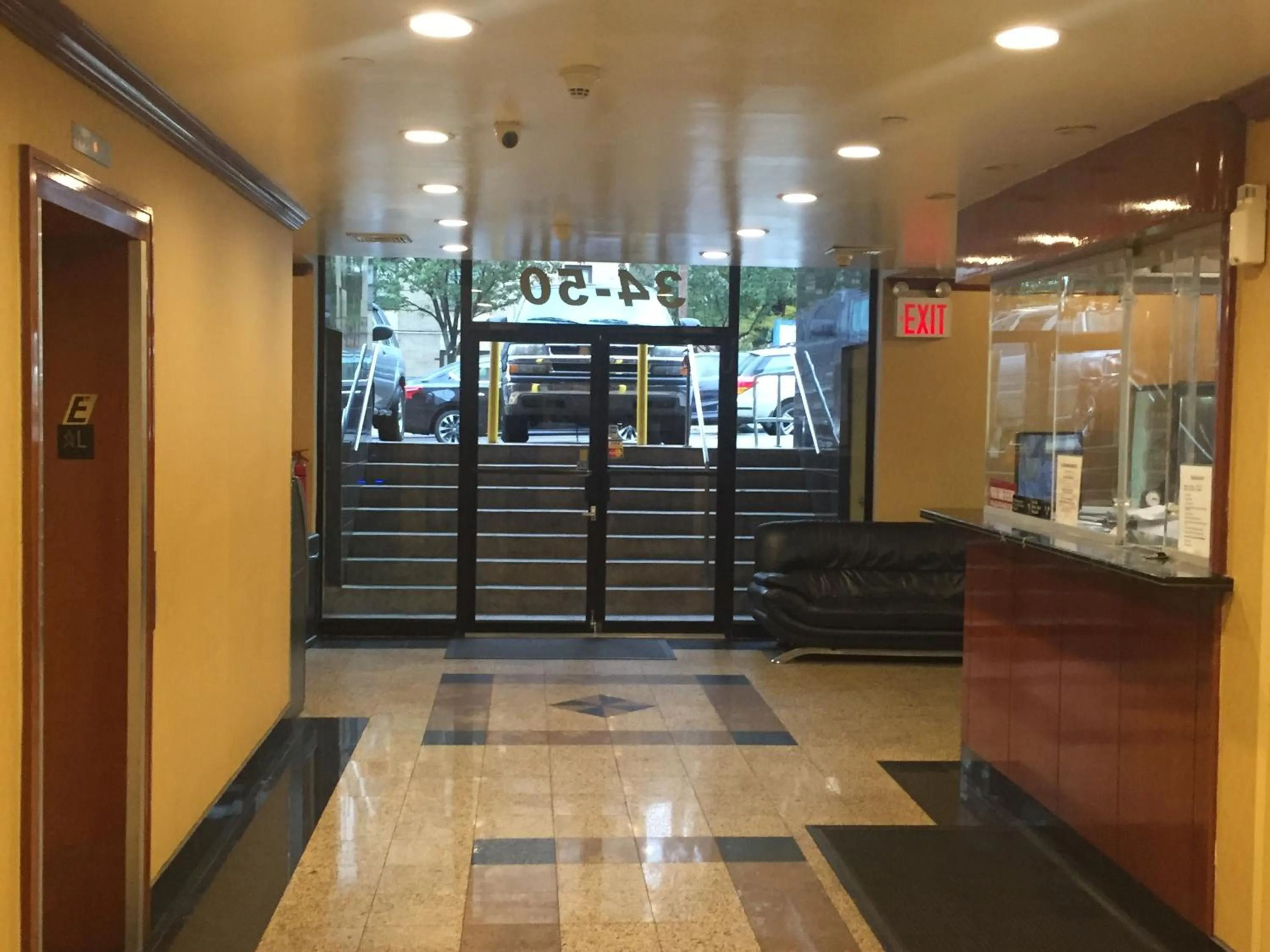 Lobby or reception in Flushing Motel