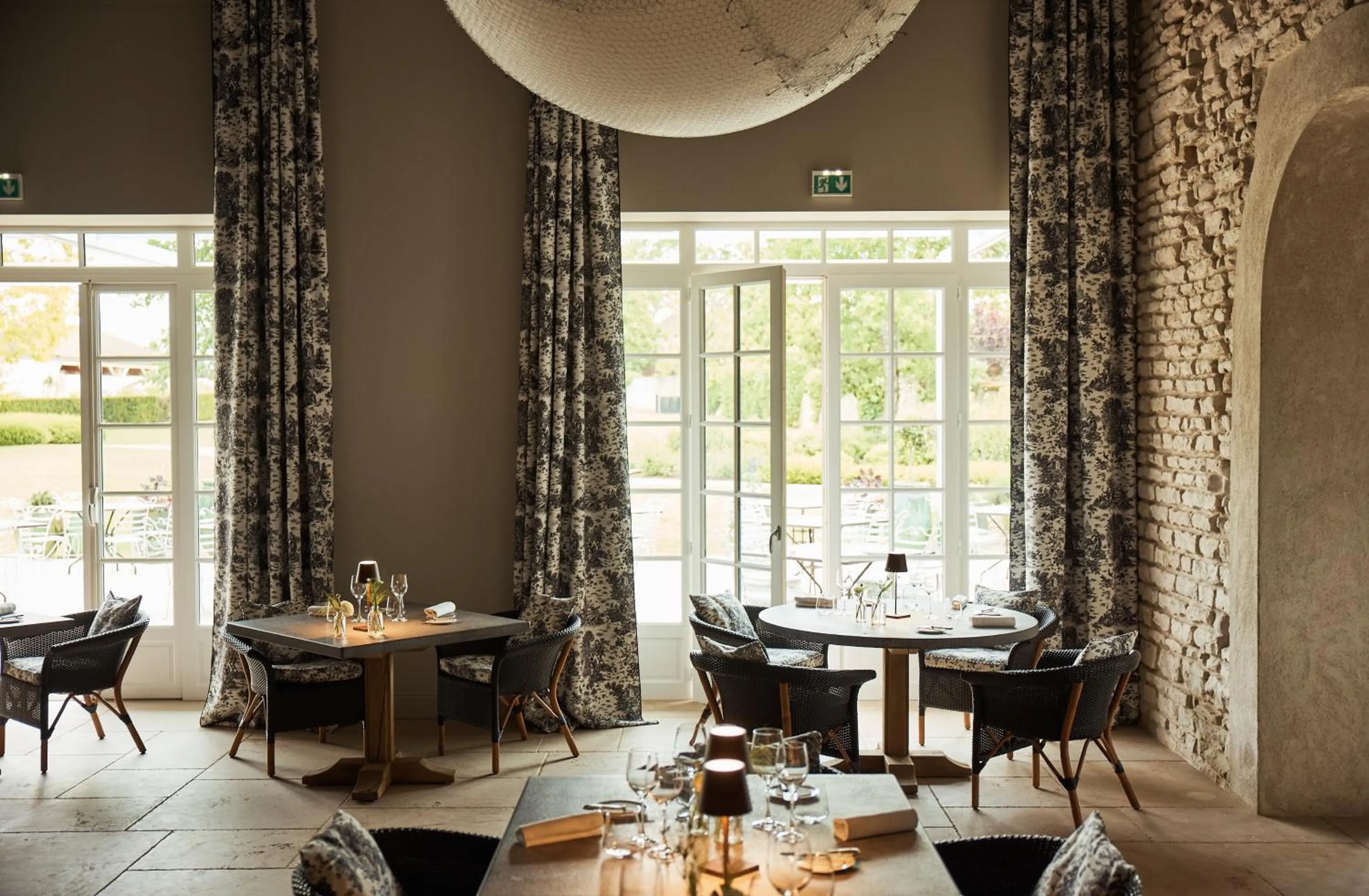 Restaurant/places to eat in COMO Le Montrachet