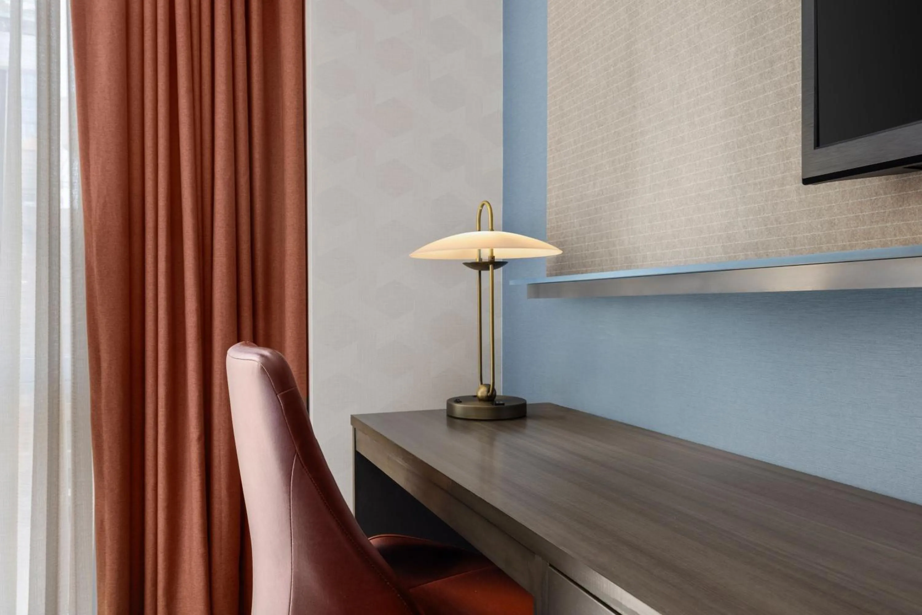 Photo of the whole room in Courtyard by Marriott New York Manhattan/Chelsea