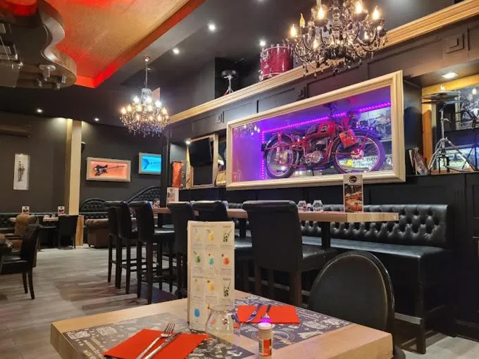 Restaurant/places to eat in Logis Hôtel Acotel Avignon Nord