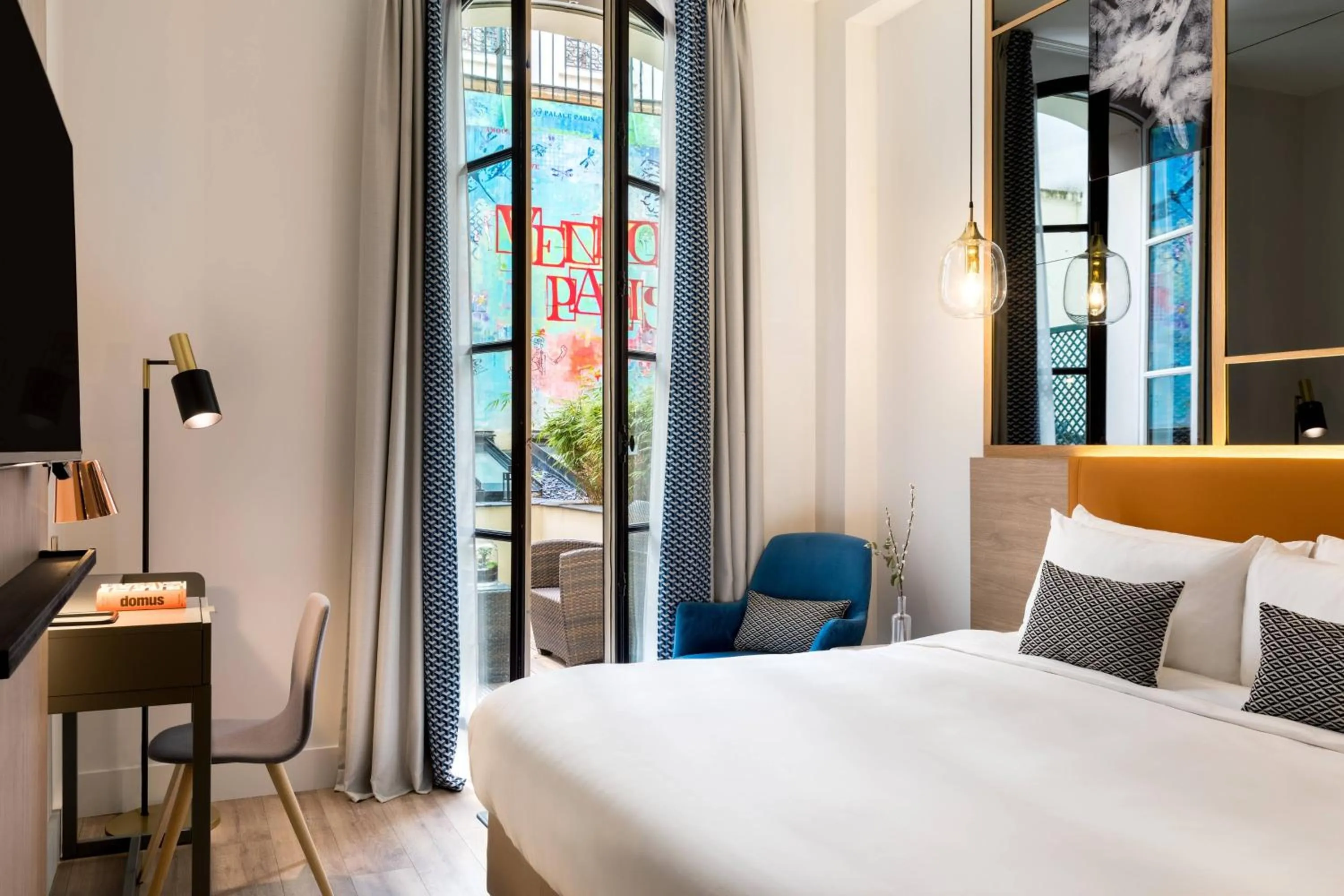 Photo of the whole room in Renaissance Paris Vendome Hotel