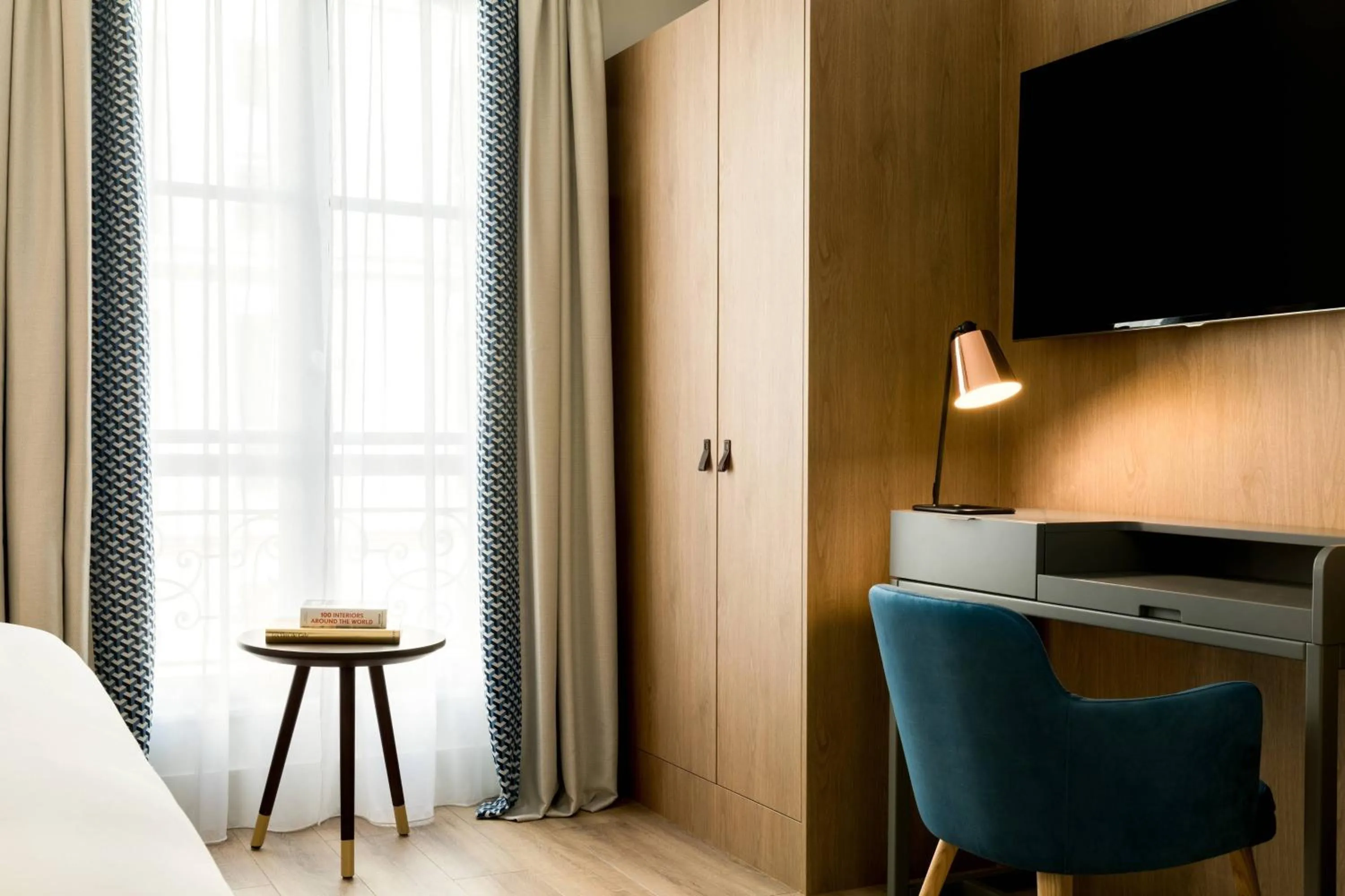 Photo of the whole room in Renaissance Paris Vendome Hotel