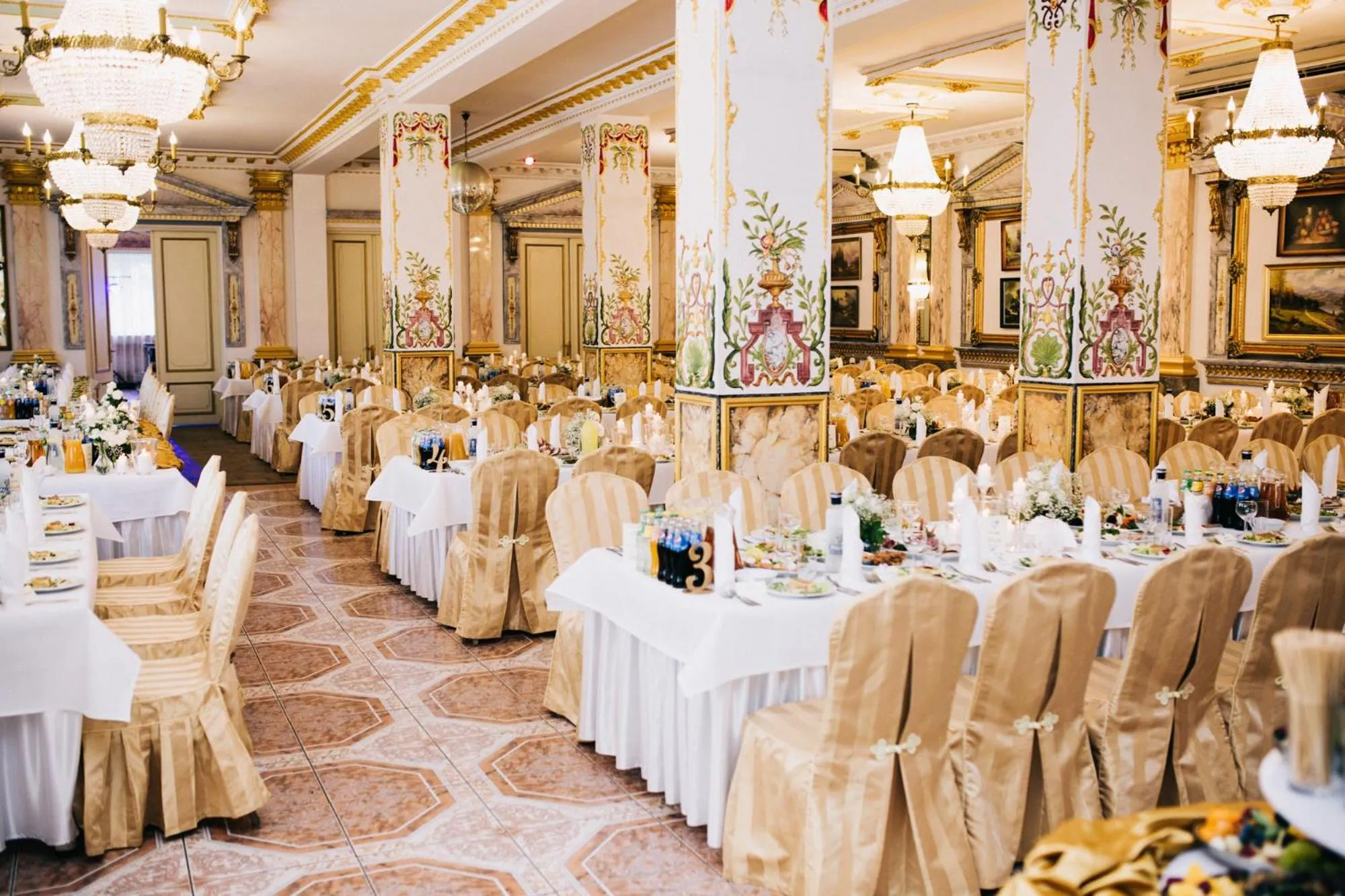 Restaurant/places to eat in Hotel Książę Poniatowski