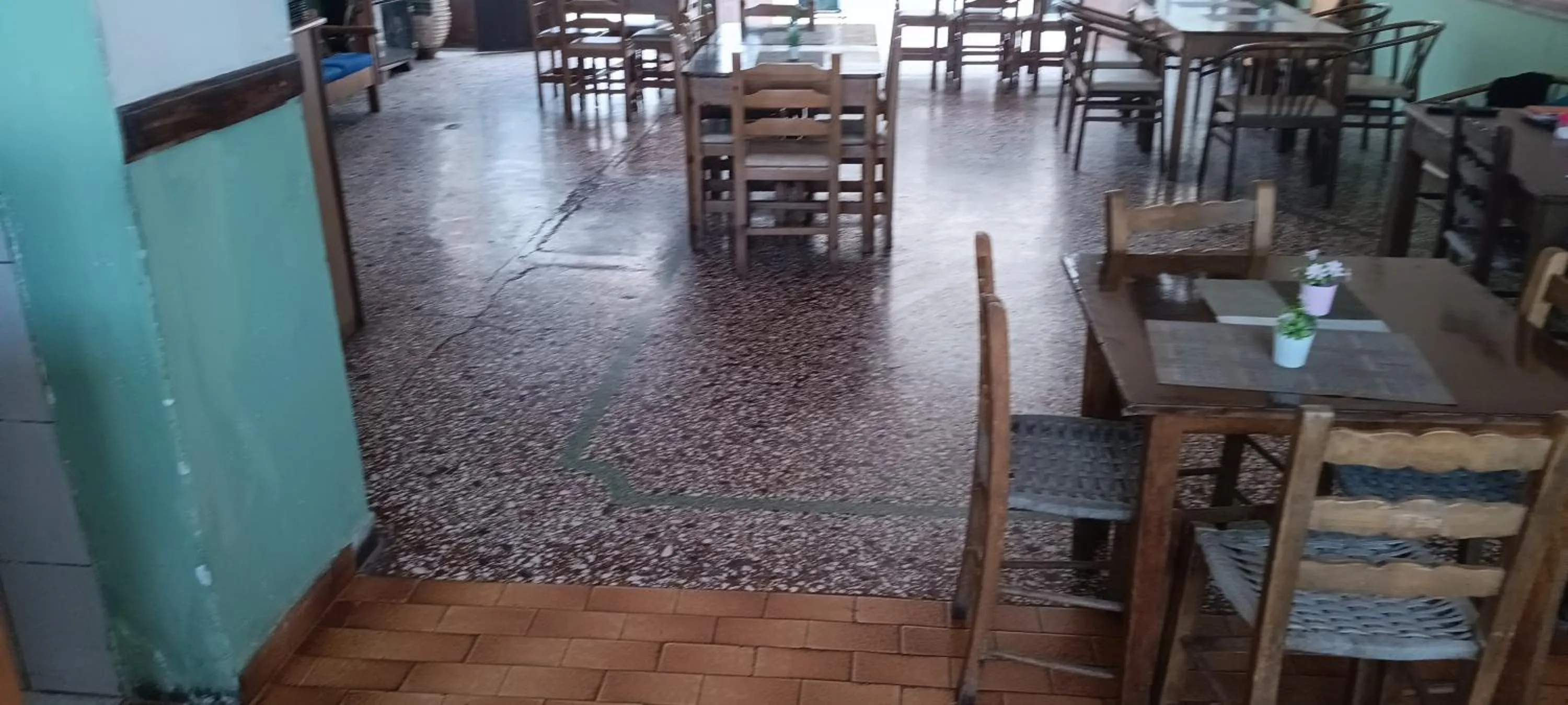 Restaurant/places to eat in Hotel zakros rooms-restaurant