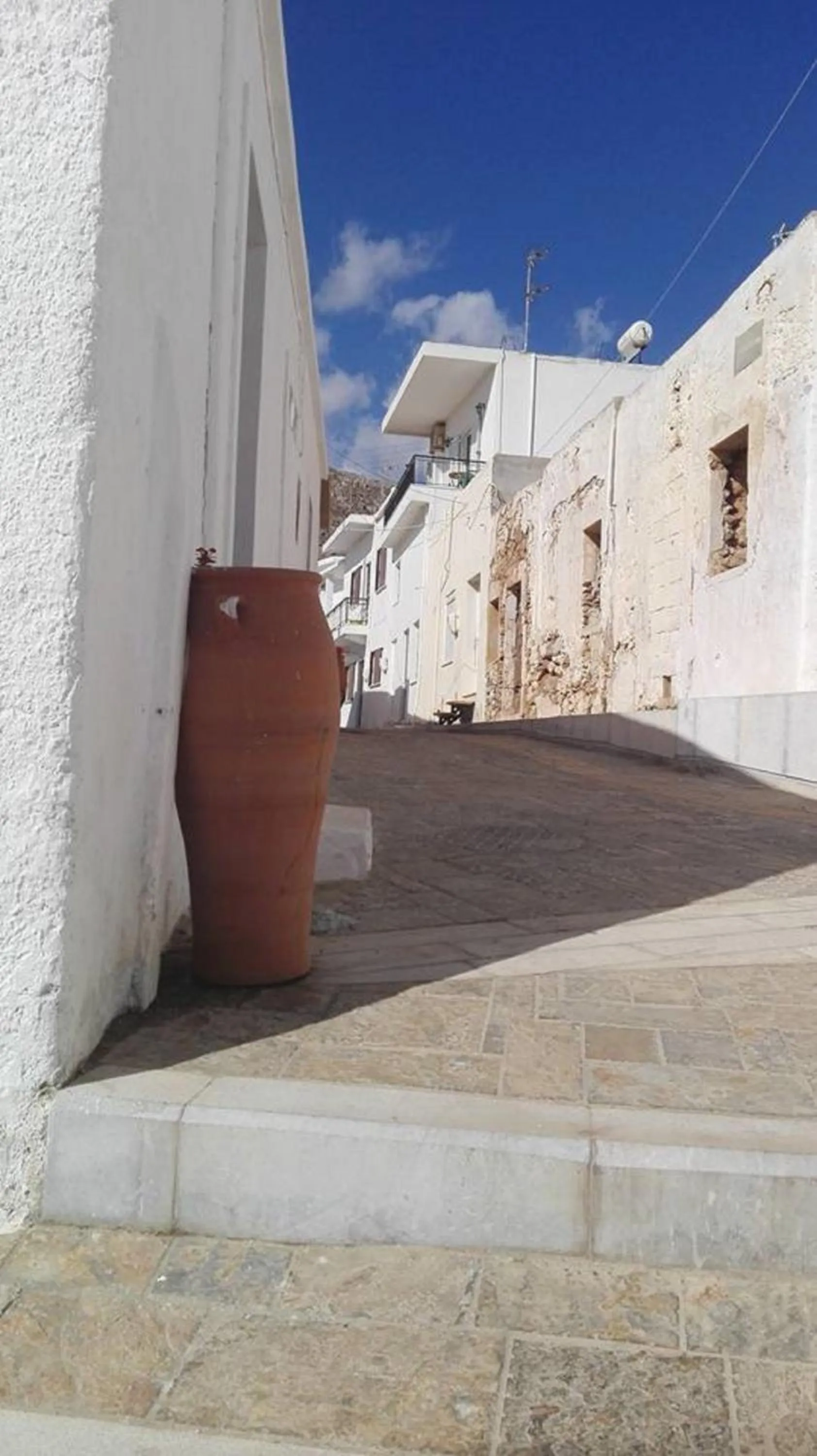 Neighbourhood in Hotel zakros rooms-restaurant