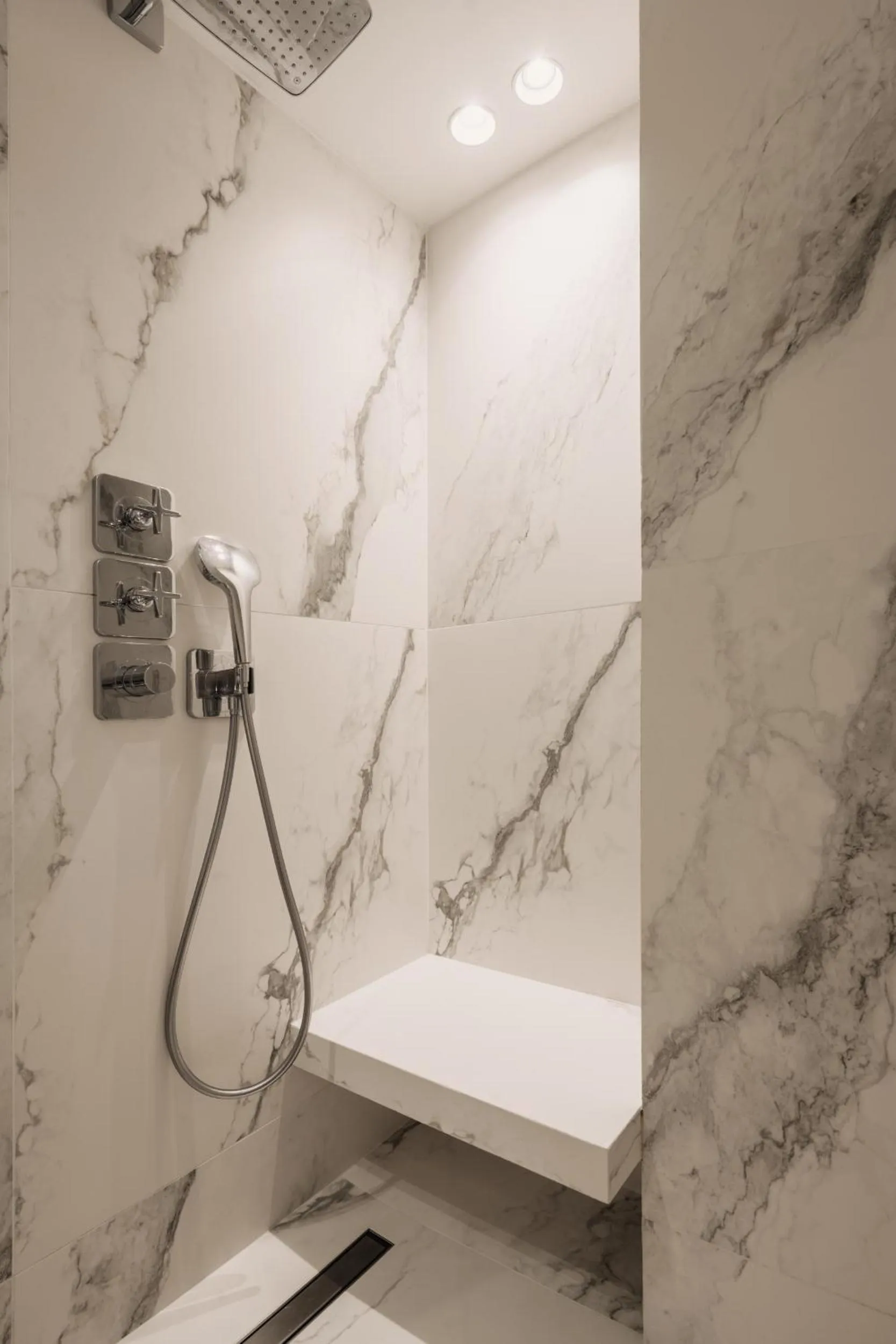 Shower in HIGHSTAY - Luxury Serviced Apartments - Louvre-Rivoli