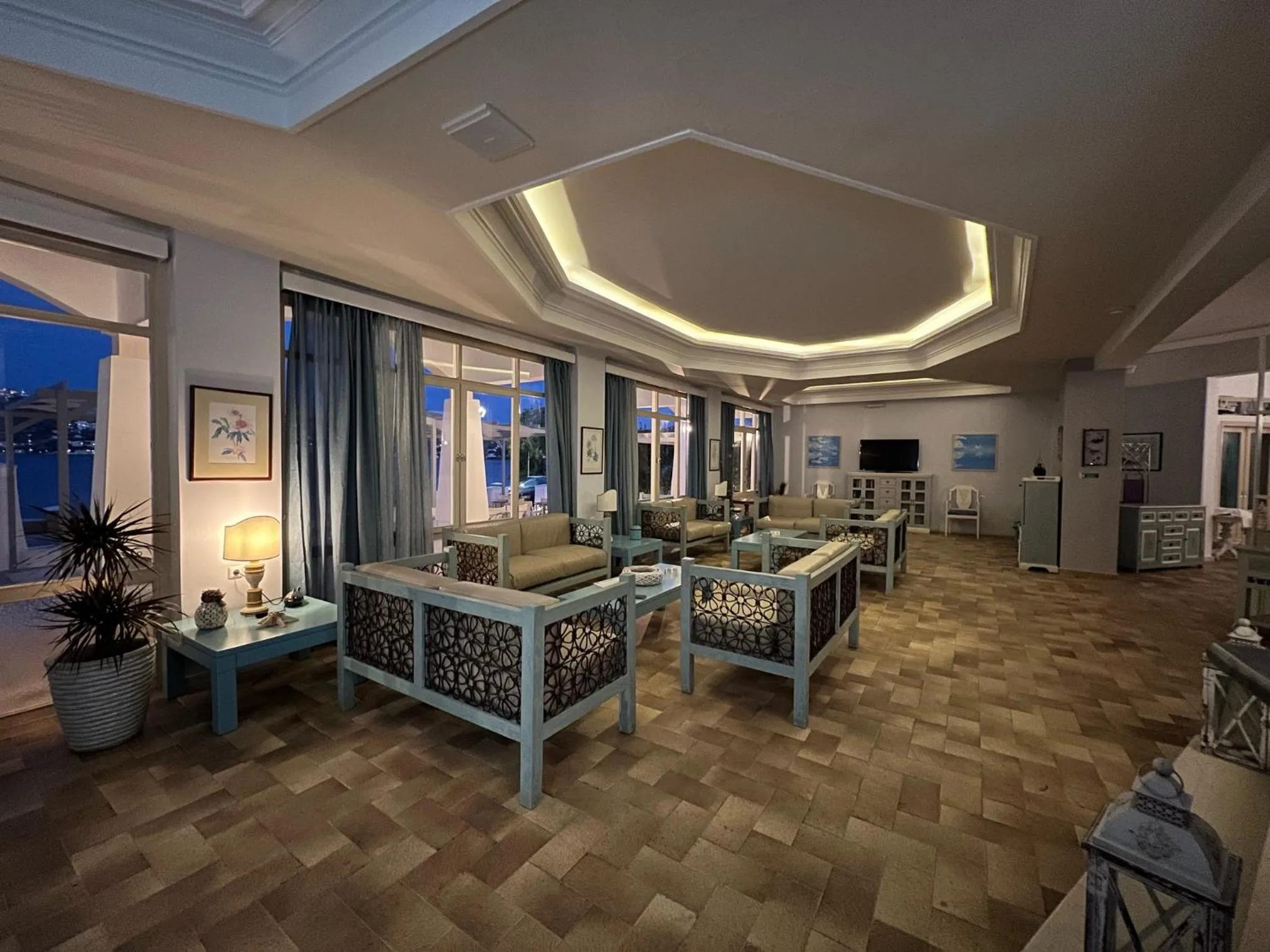 Communal lounge/ TV room in Alea Mare Hotel