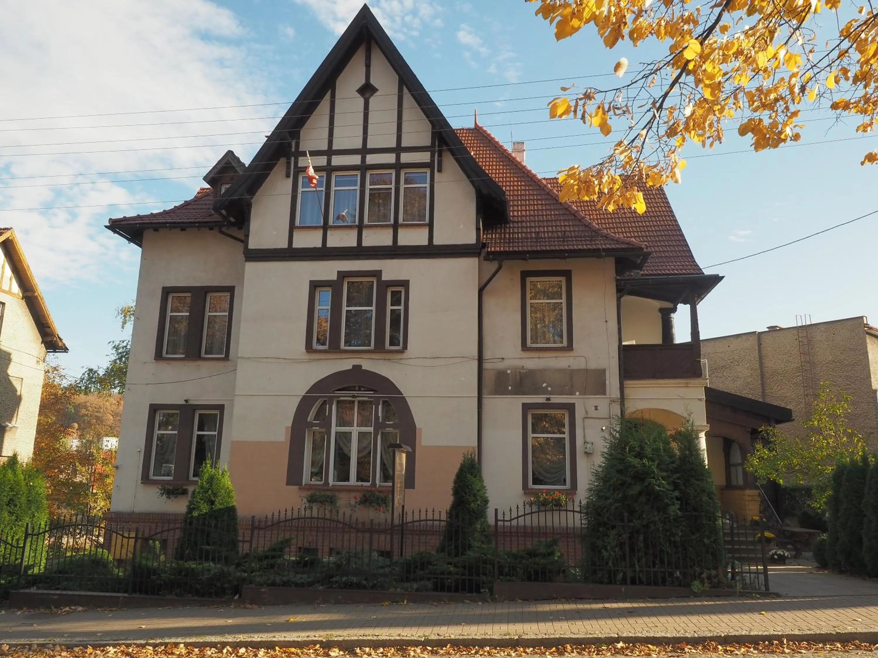 Property building in Willa Luna