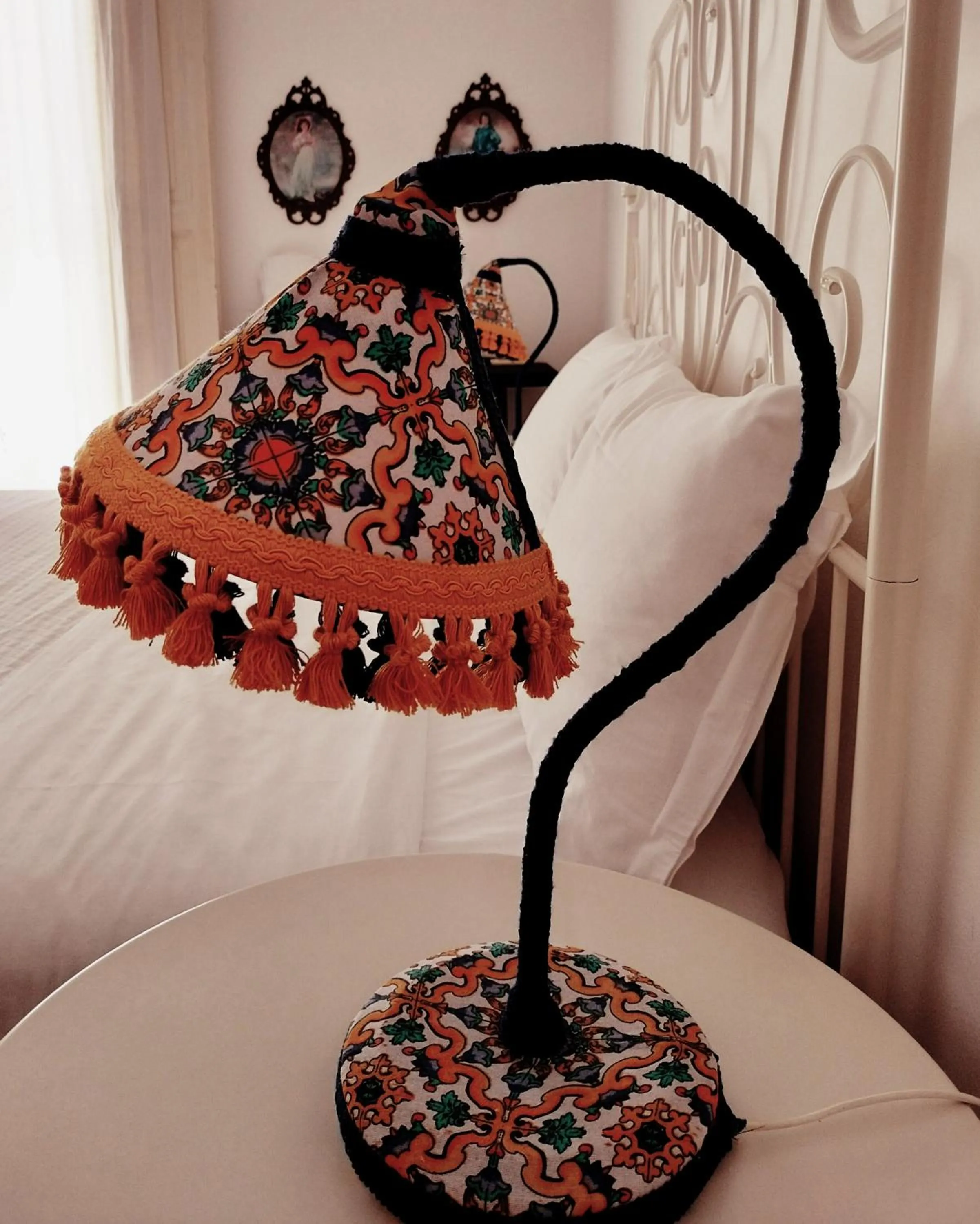 Decorative detail, Bed in Fera O' Luni