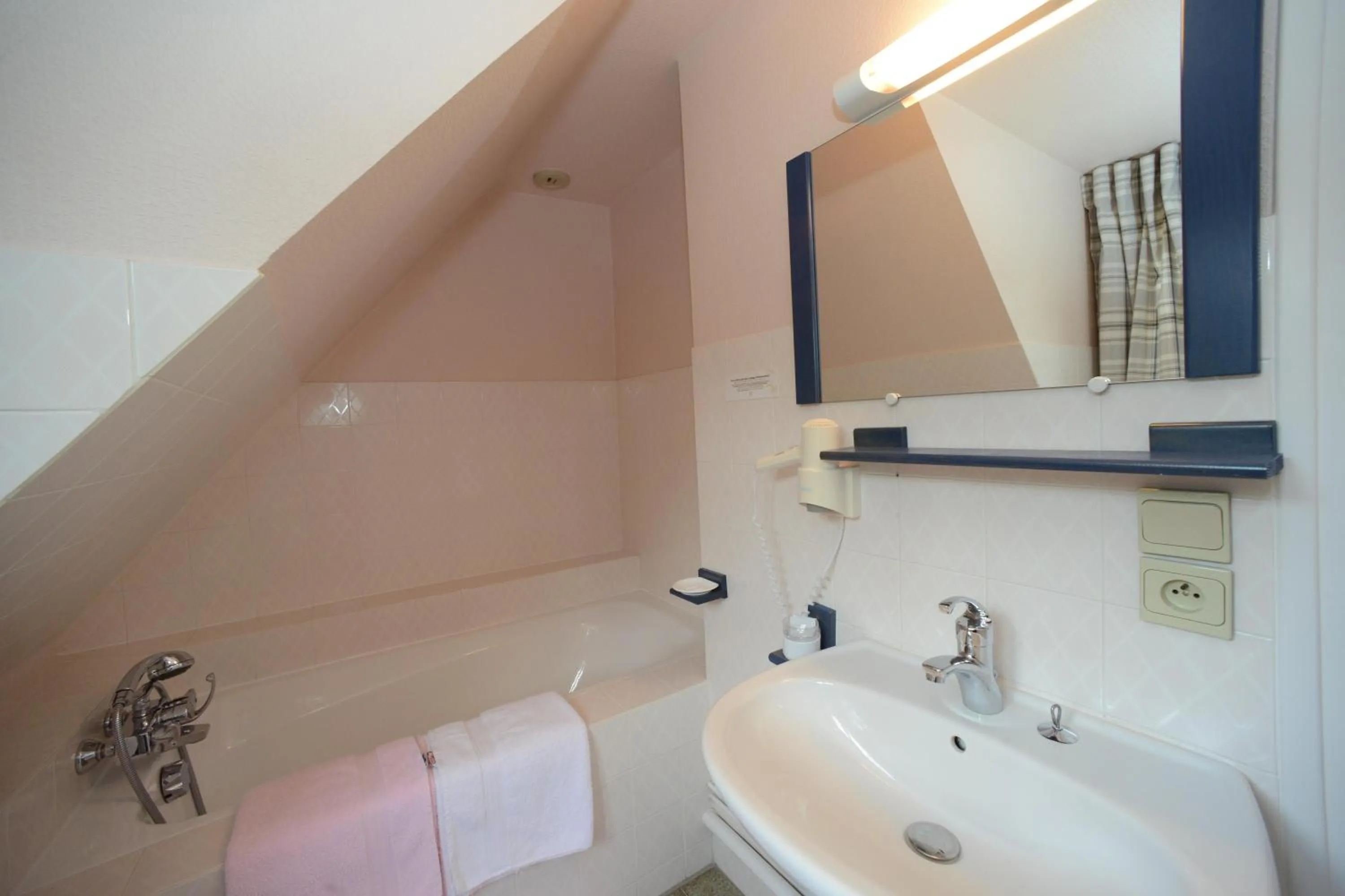 Logis Hôtel Restaurant Manoir De L'Acherie