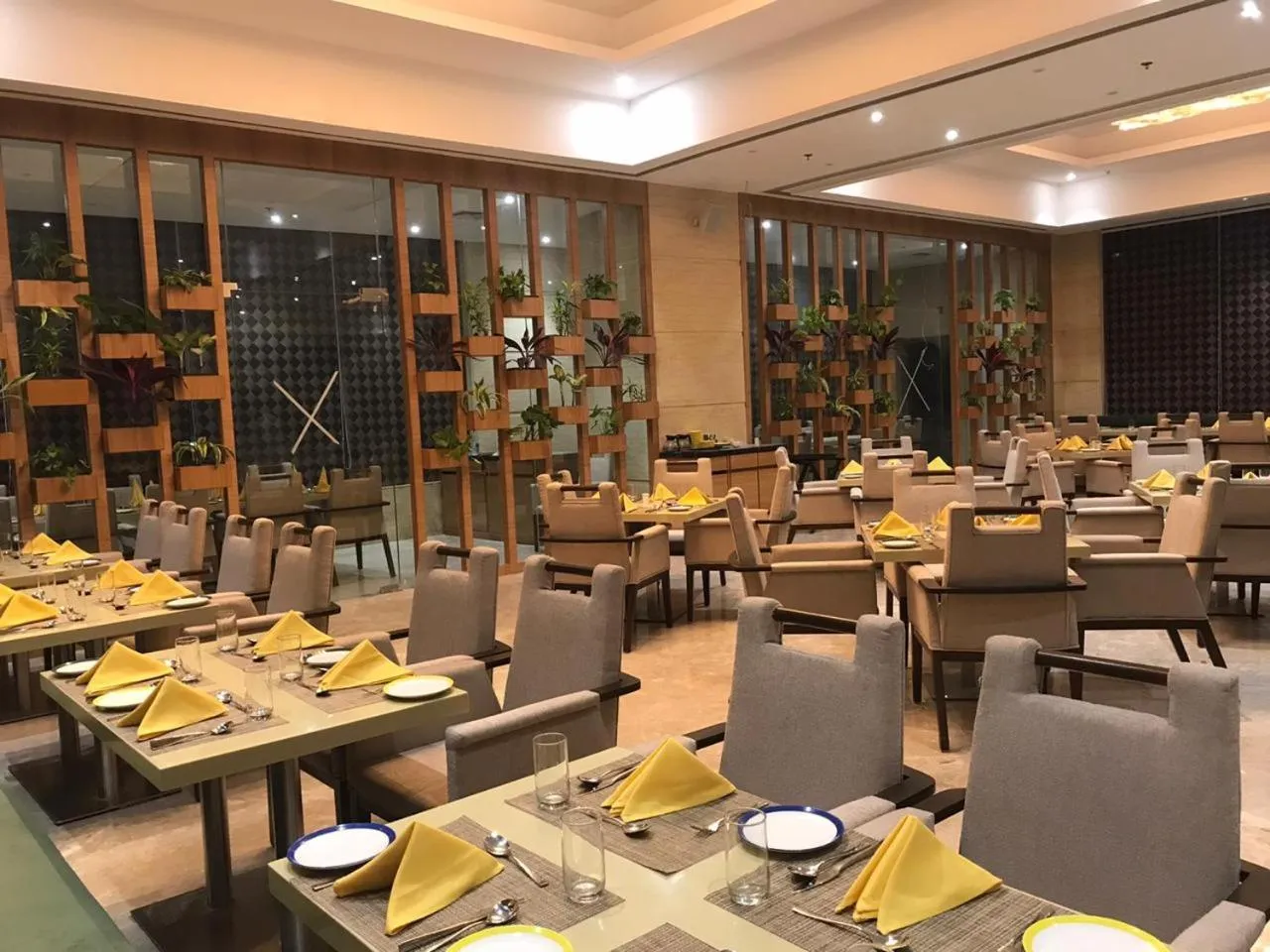 Restaurant/places to eat in Babylon Capital