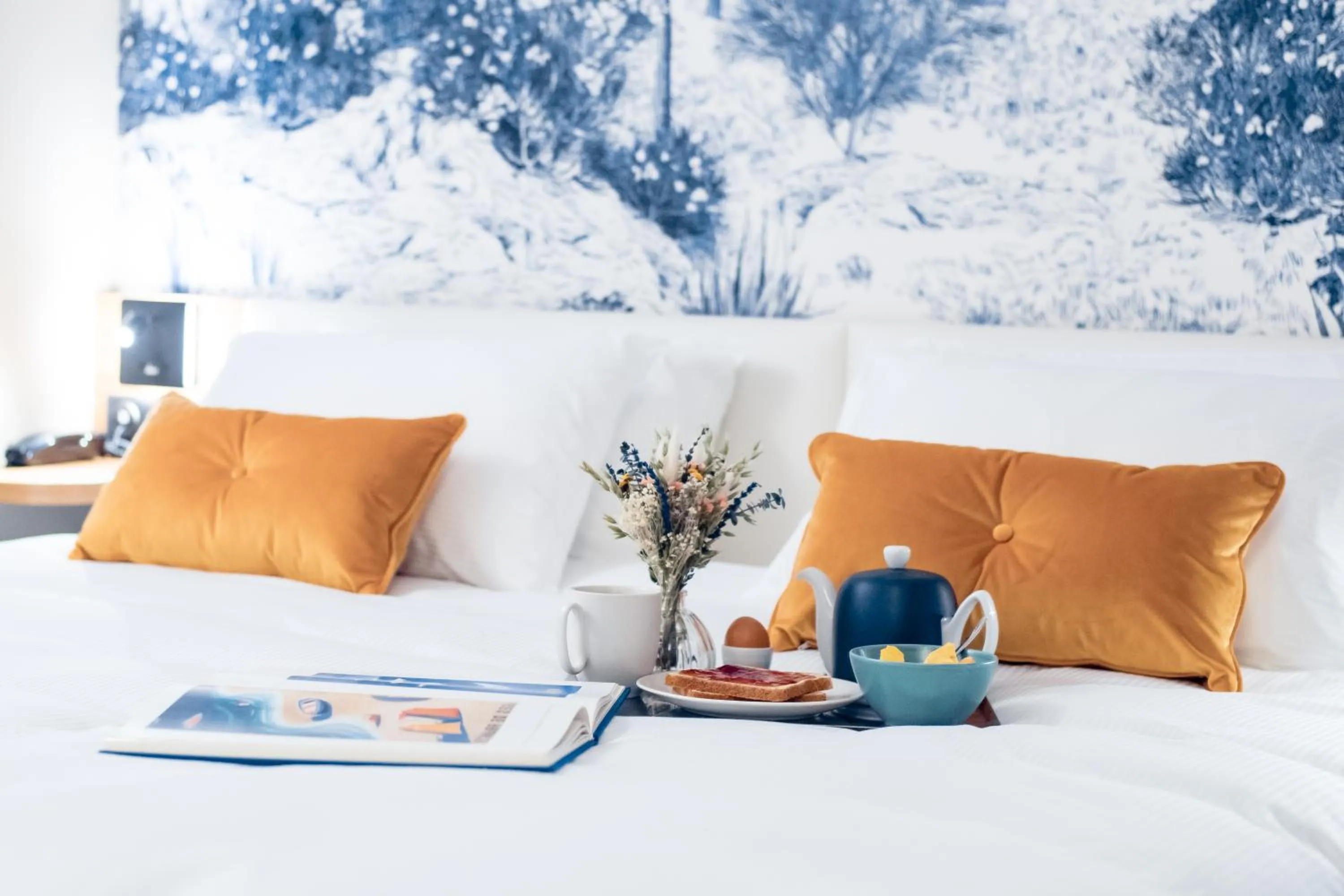 Bed in Hotel Bleu de Grenelle - Tour Eiffel