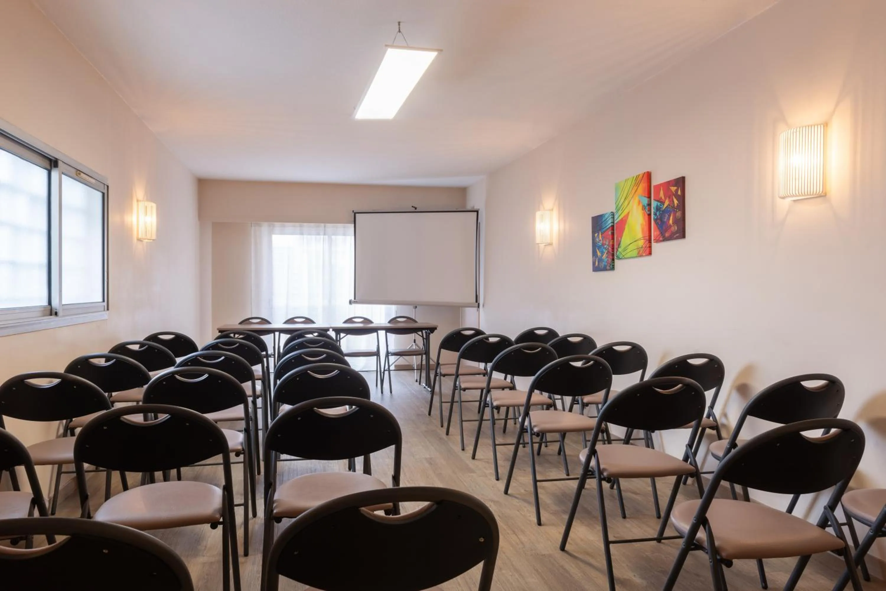 Meeting/conference room in Hôtel L'Empreinte