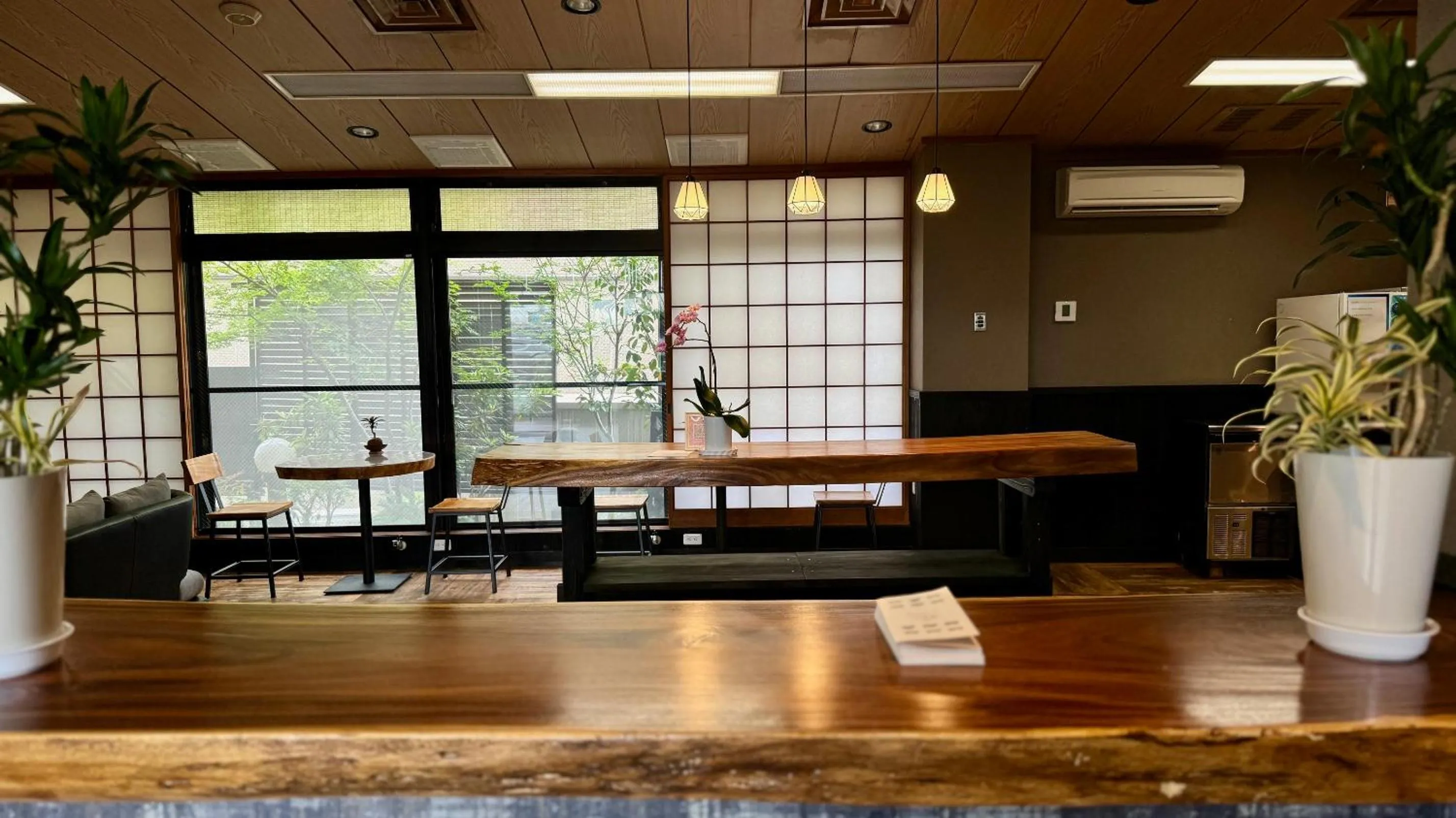 Communal lounge/ TV room in Yufuin Akarinoyado