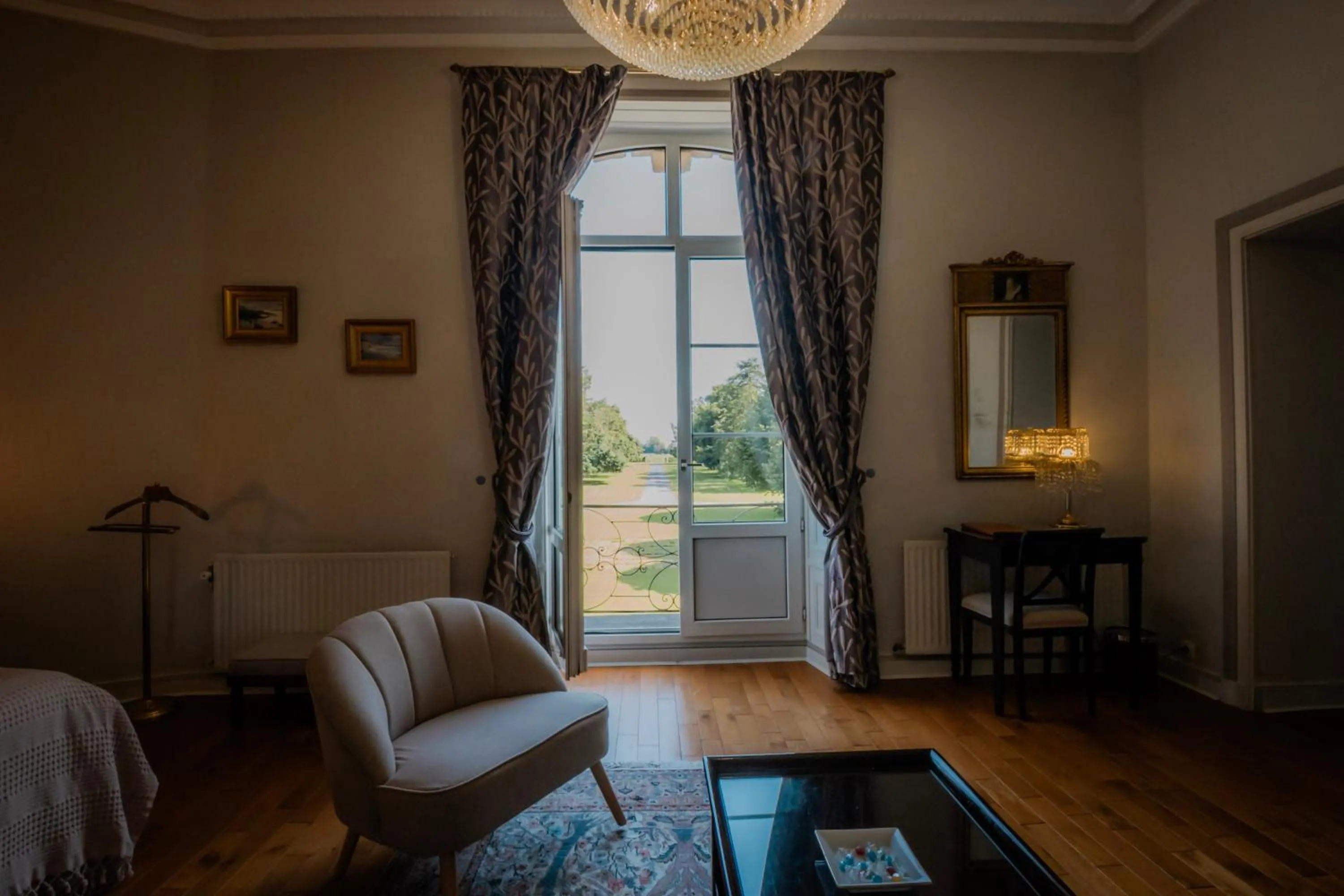 Bedroom, Bed in Grand Hôtel "Château de Sully" - Piscine & Spa -Teritoria
