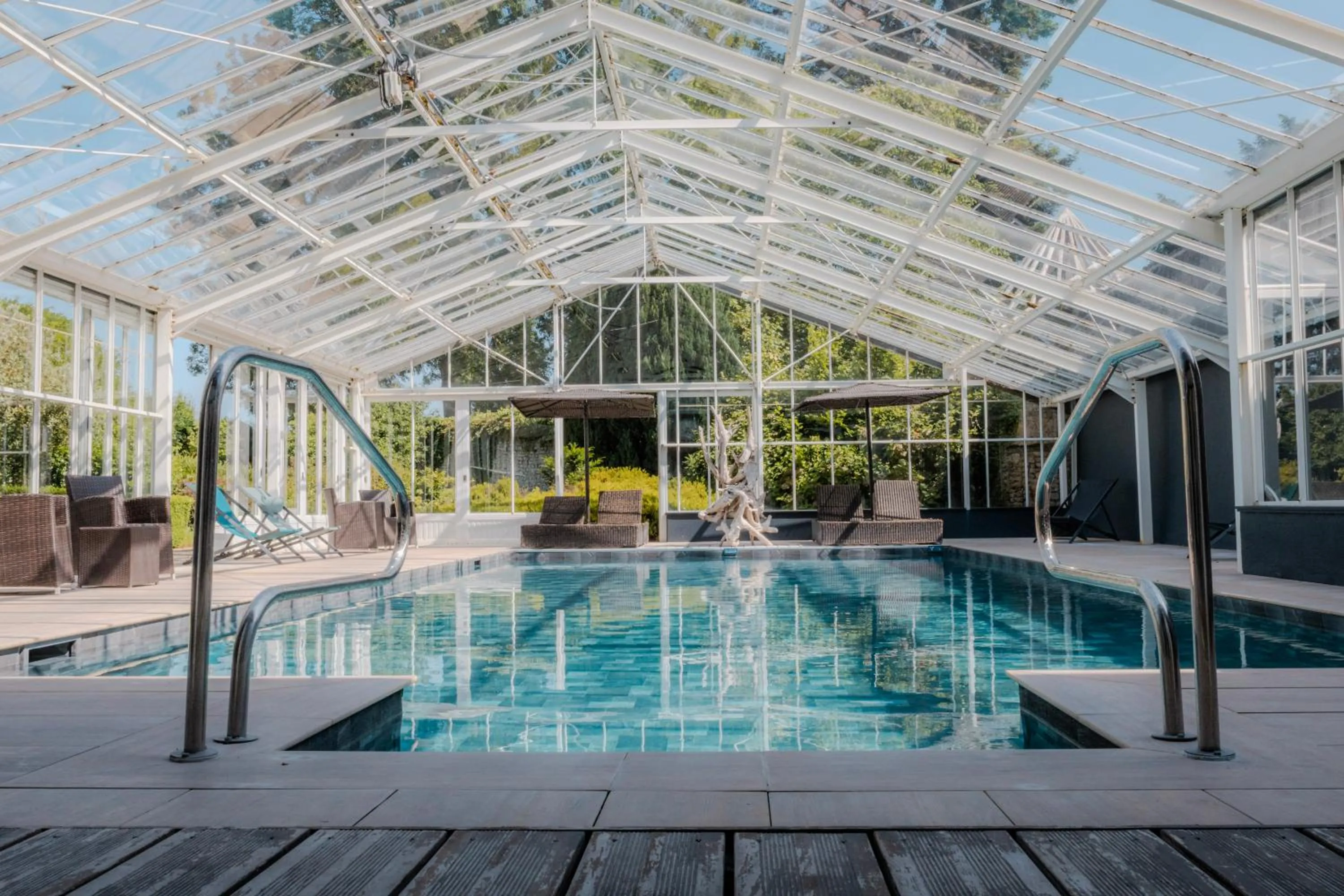 Swimming pool in Grand Hôtel "Château de Sully" - Piscine & Spa -Teritoria