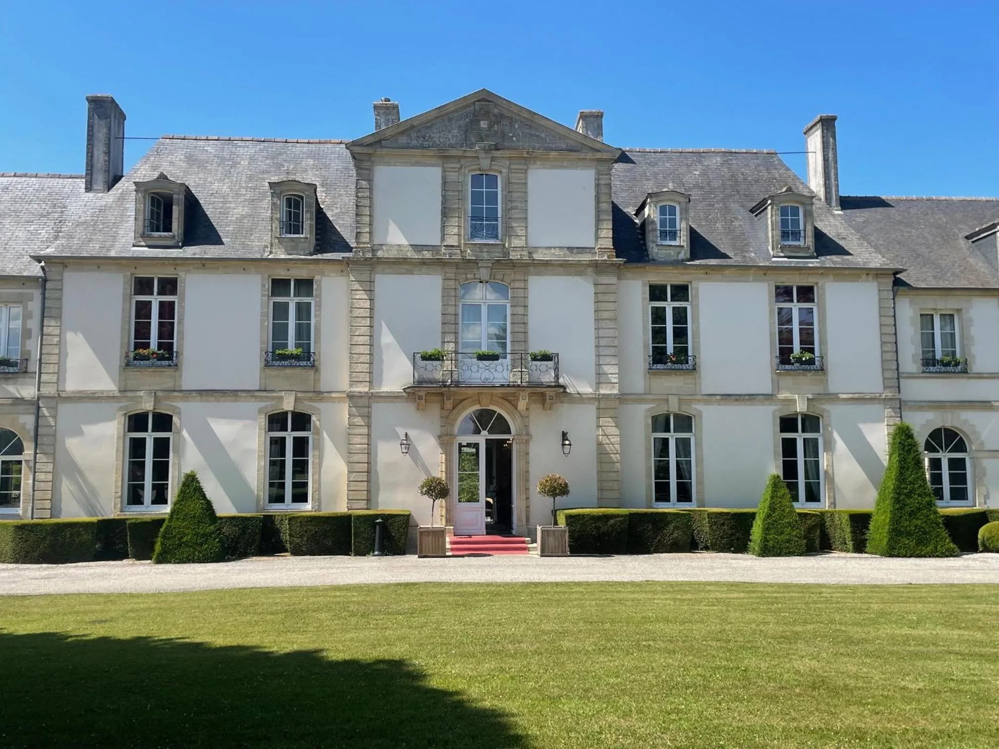 Property building in Grand Hôtel "Château de Sully" - Piscine & Spa -Teritoria