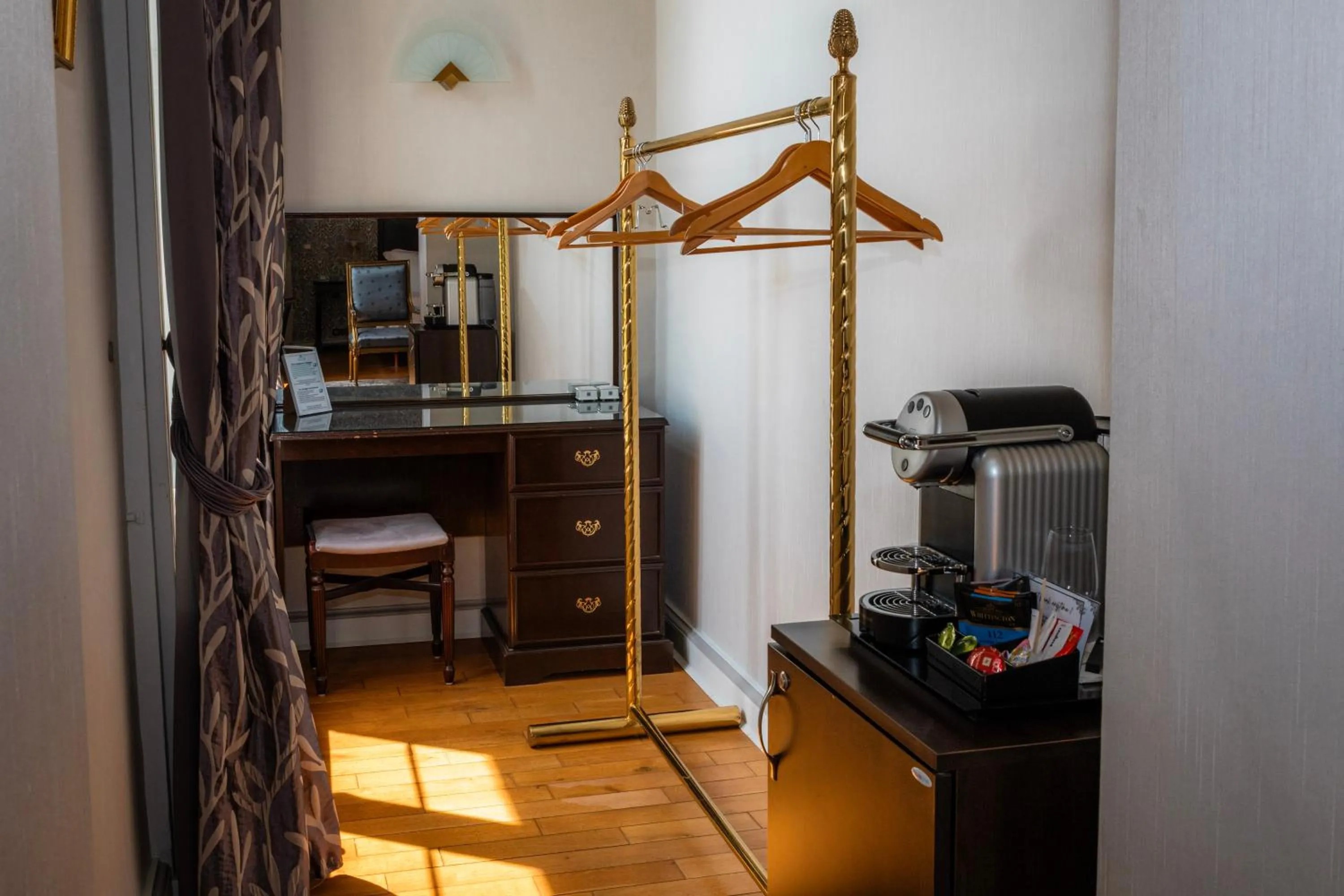 Bedroom in Grand Hôtel "Château de Sully" - Piscine & Spa -Teritoria
