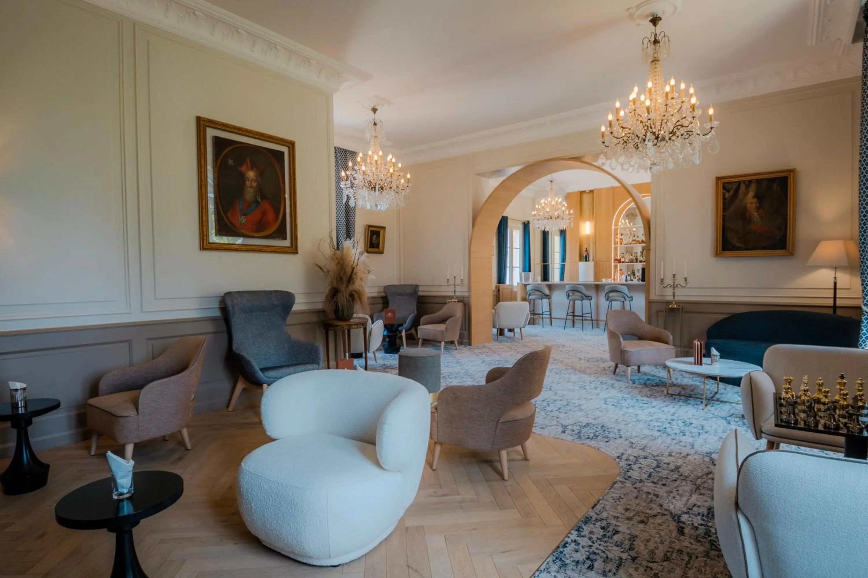 Living room in Grand Hôtel "Château de Sully" - Piscine & Spa -Teritoria