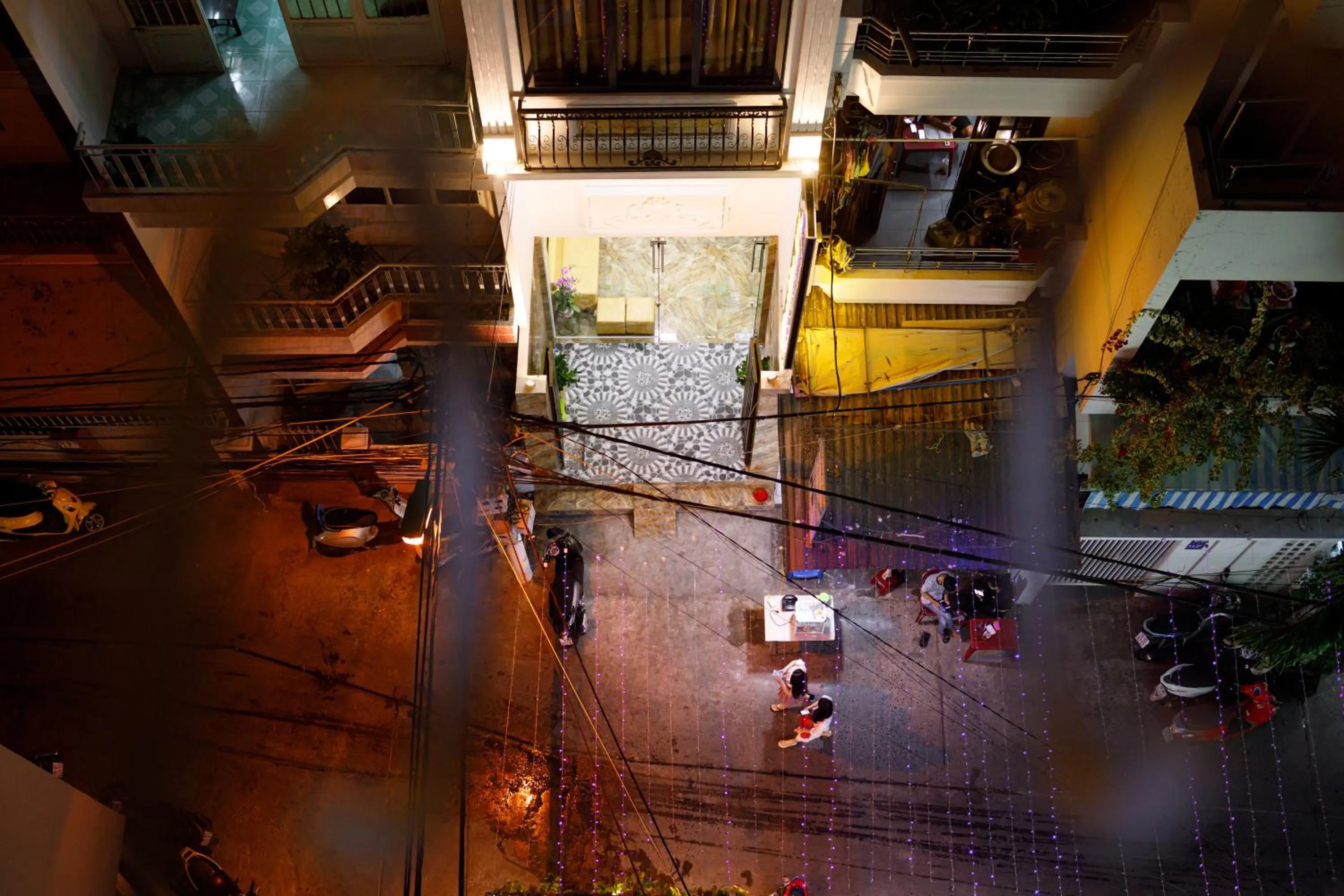 Neighbourhood in Moschino HT