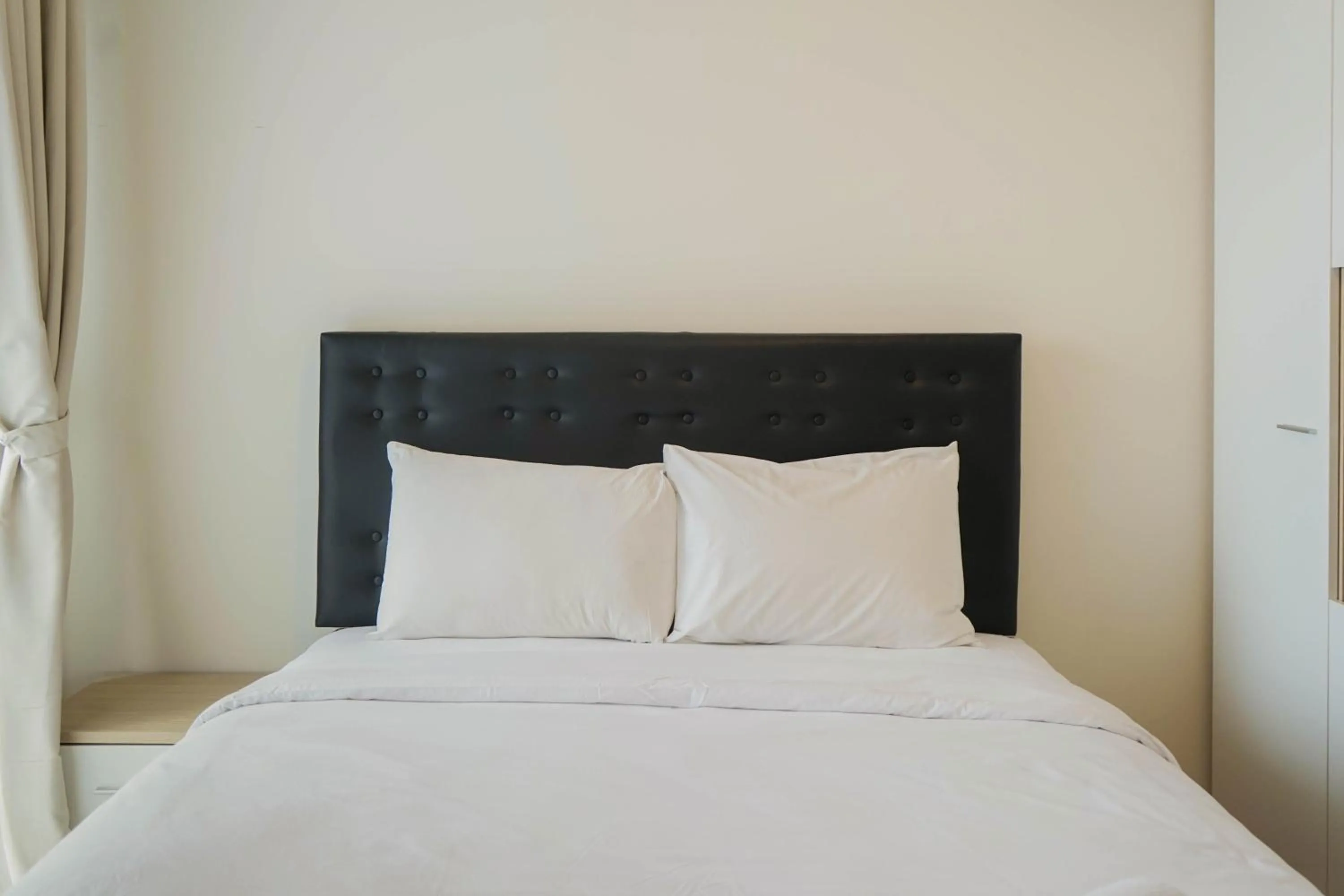 New Furnished Studio with Sea View at Gold Coast Apartment By Travelio