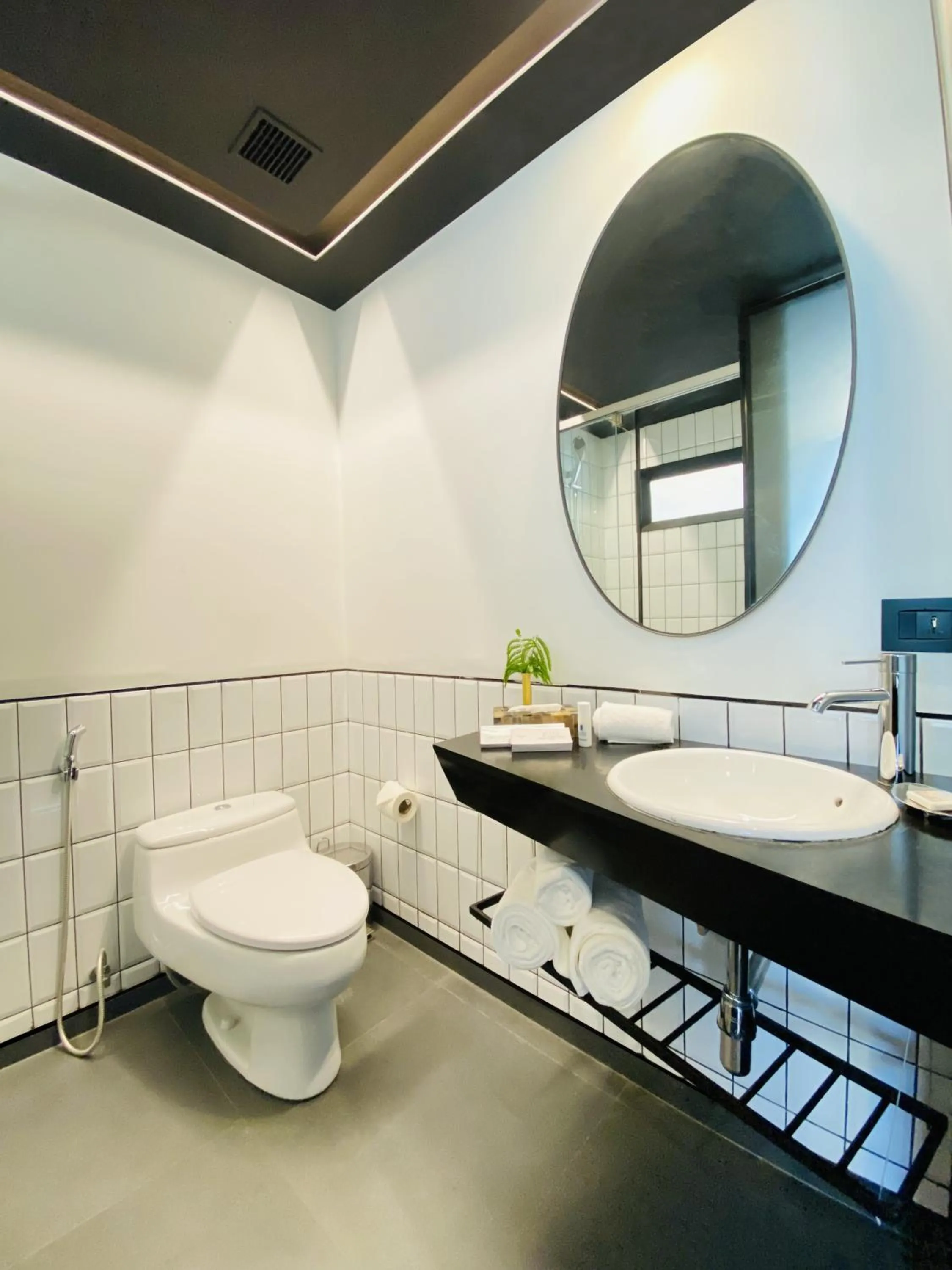 Bathroom in NUO By juSTa