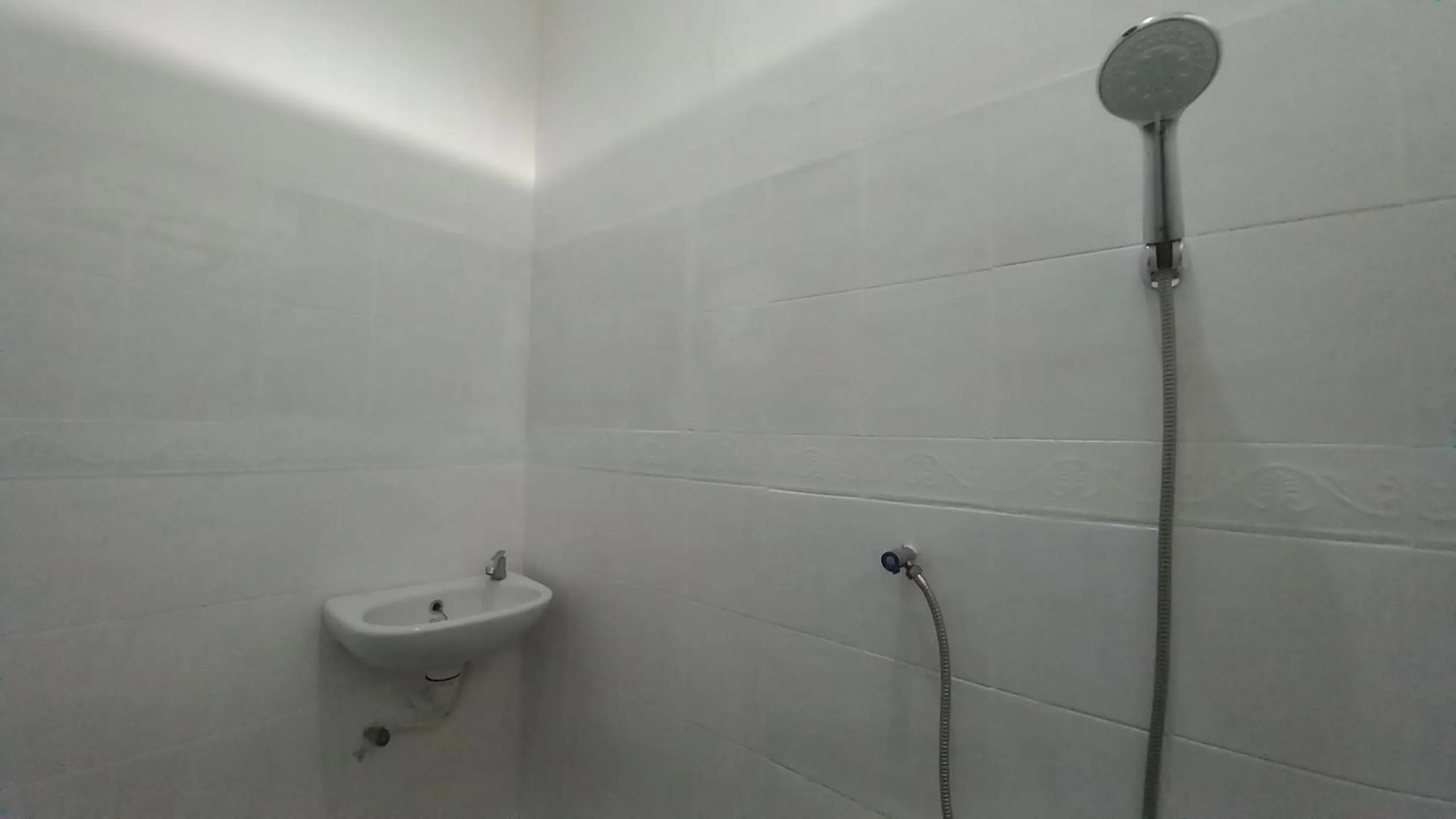 Shower in Bajo Hotel