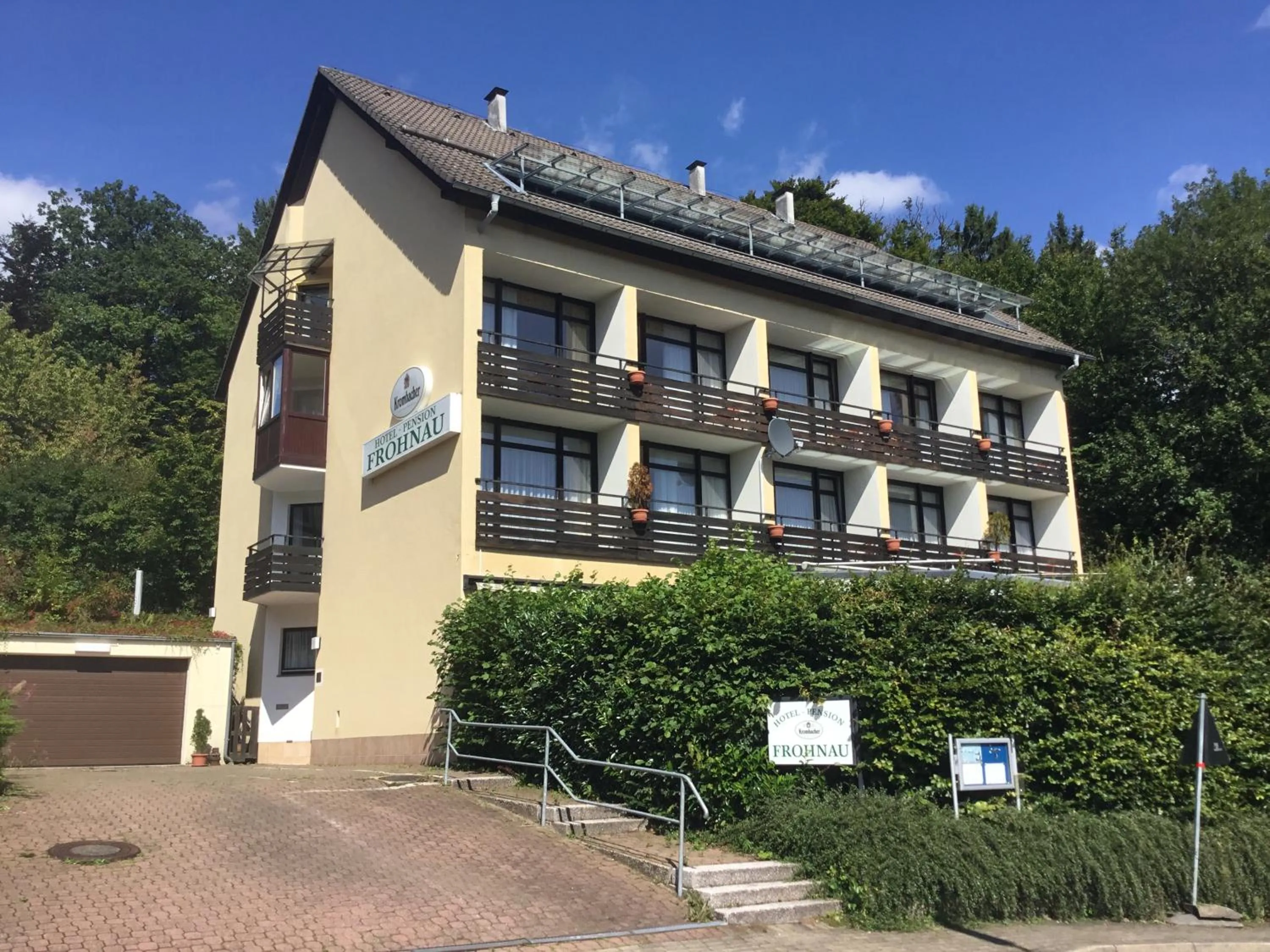 Facade/entrance in Panorama Hotel Pension Frohnau