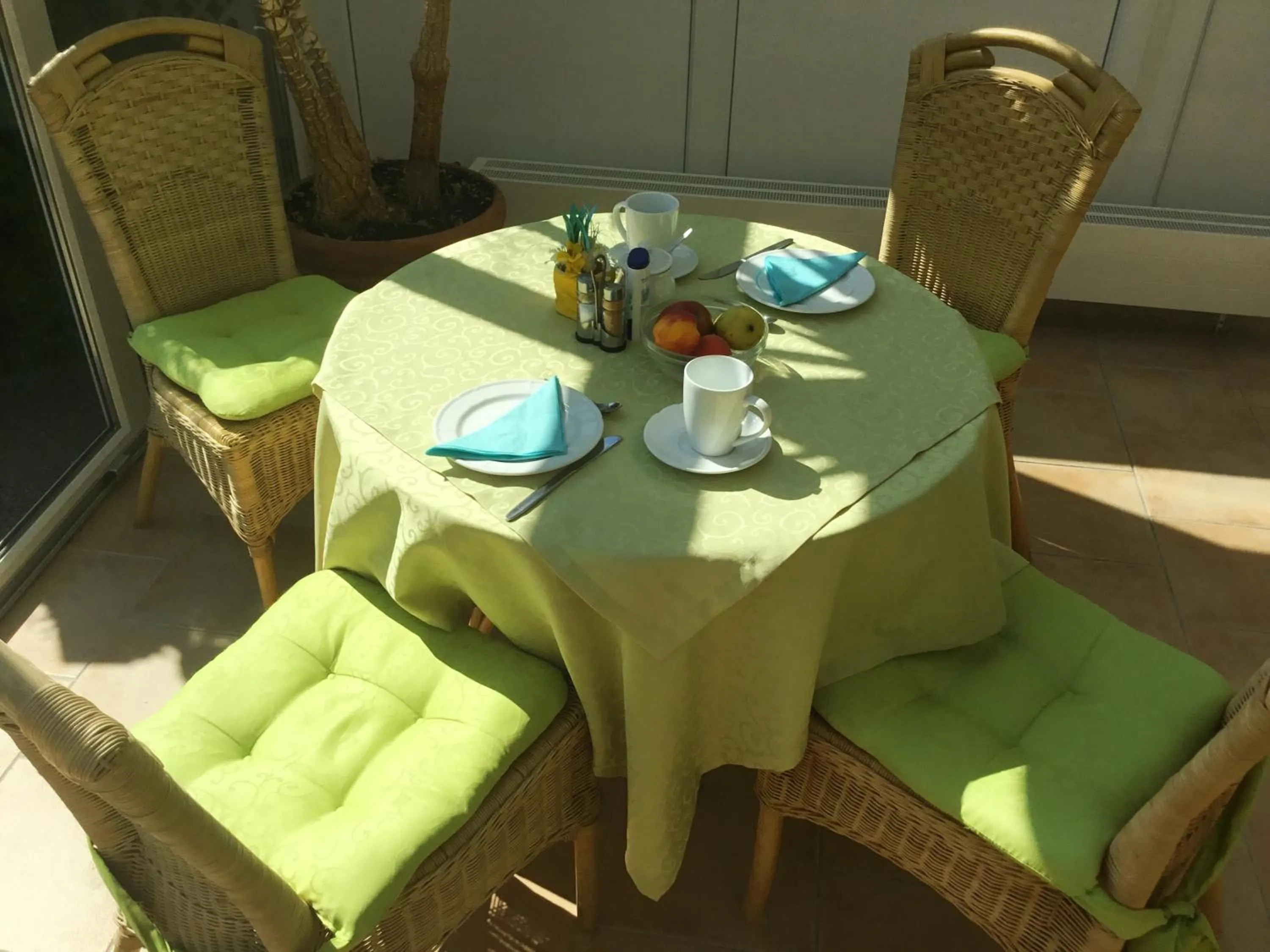 Buffet breakfast in Panorama Hotel Pension Frohnau