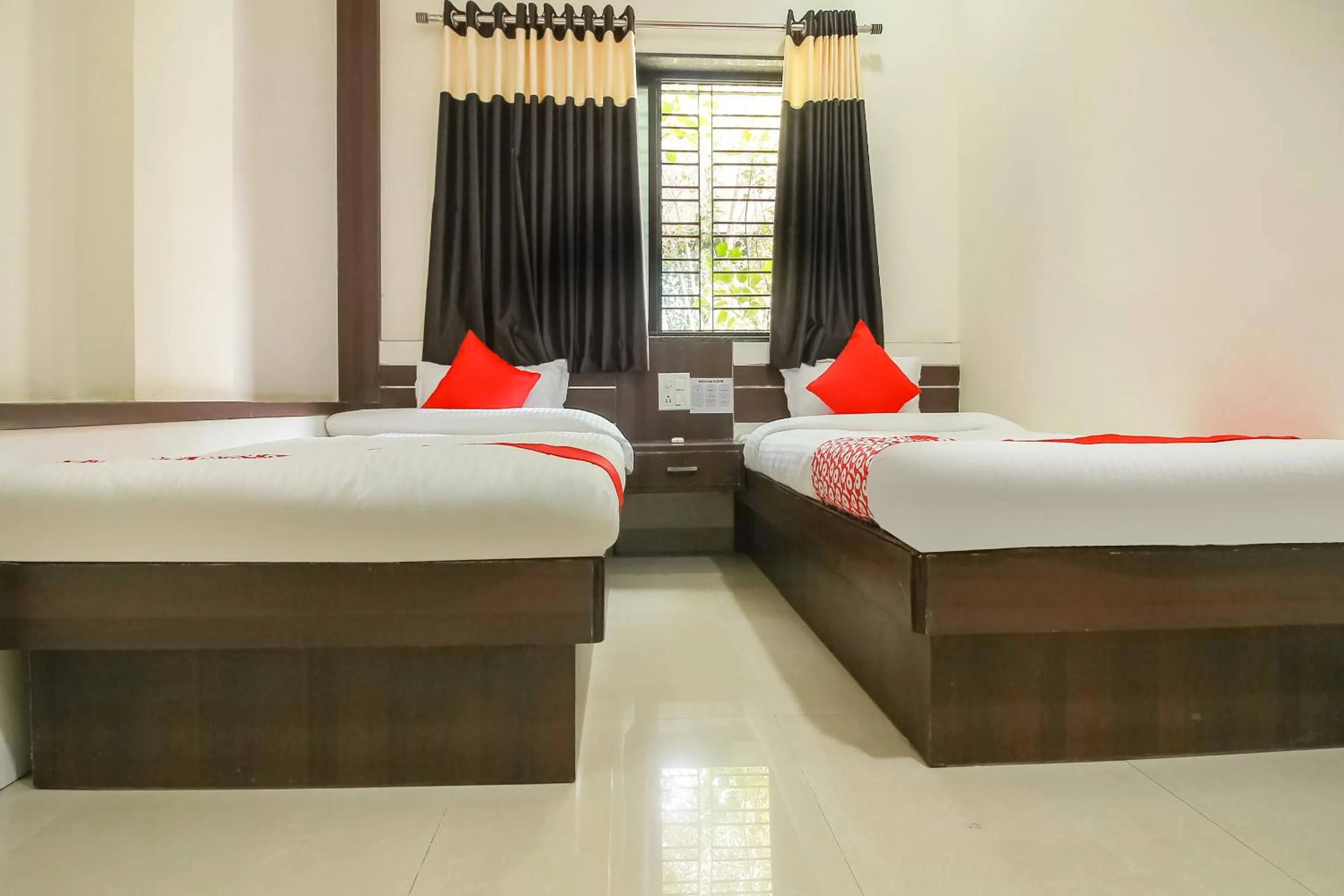 Bedroom, Bed in Hotel O Unique Inn