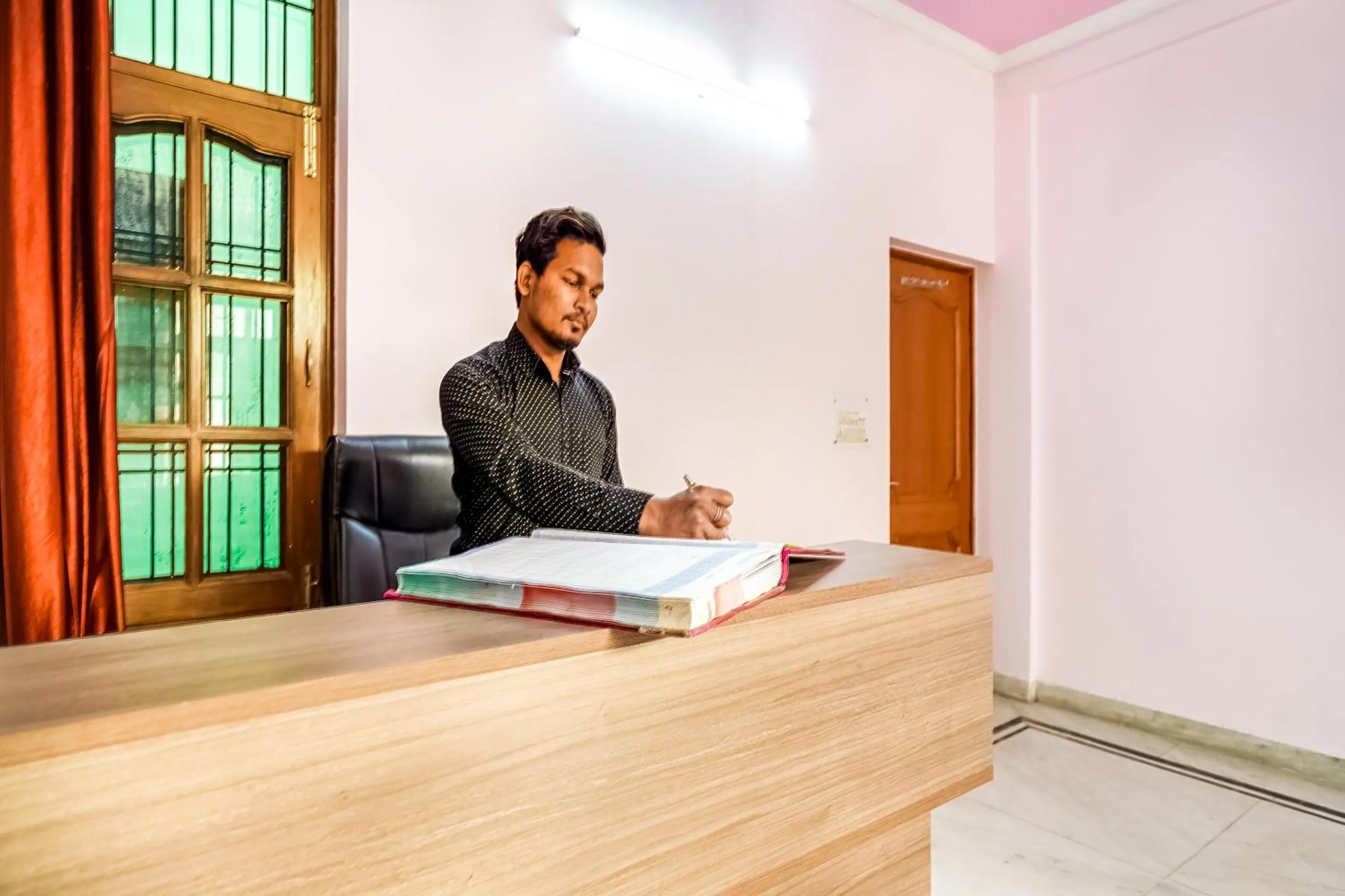 Lobby or reception in Hotel O Royal Inn