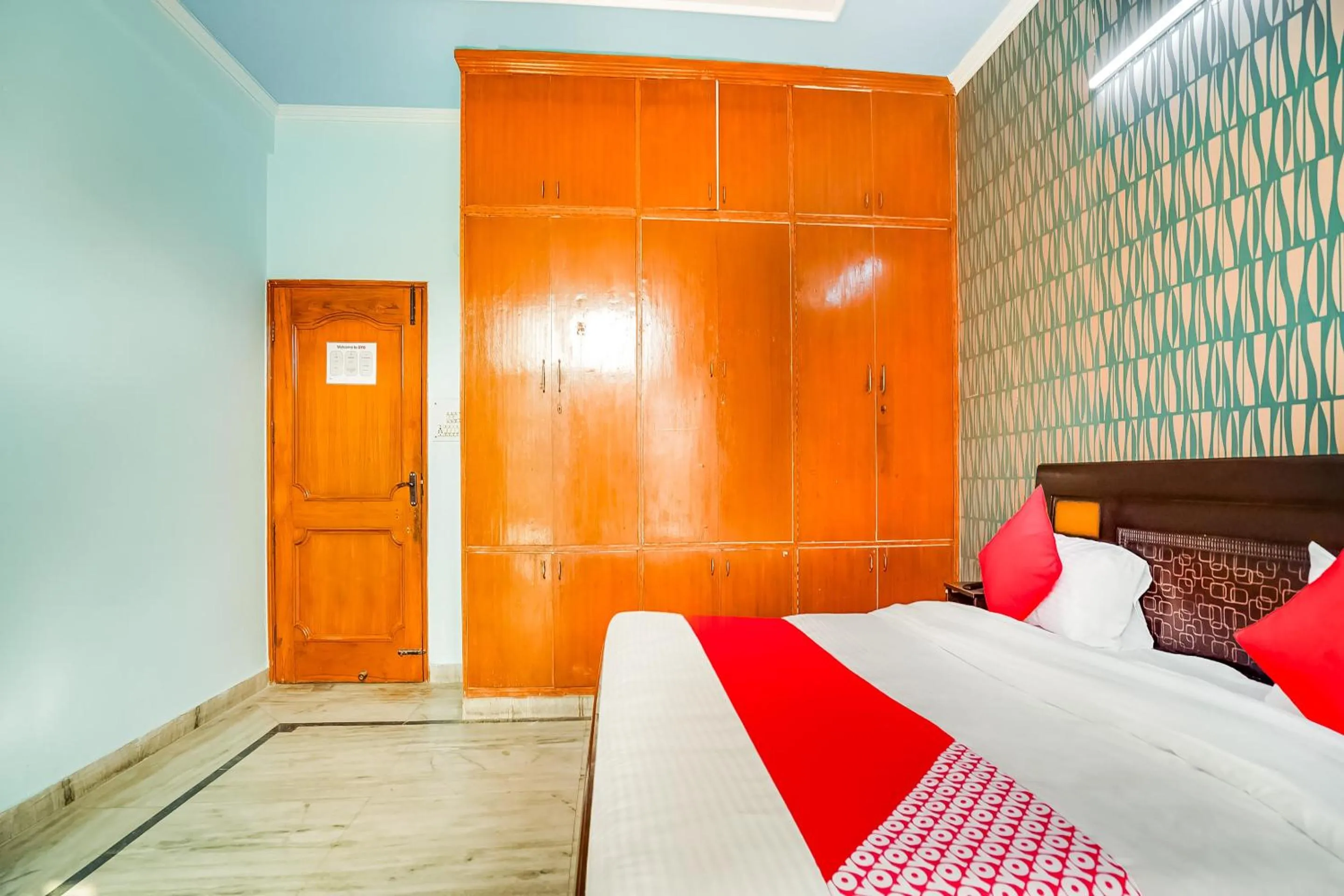 Bedroom, Bed in Hotel O Royal Inn