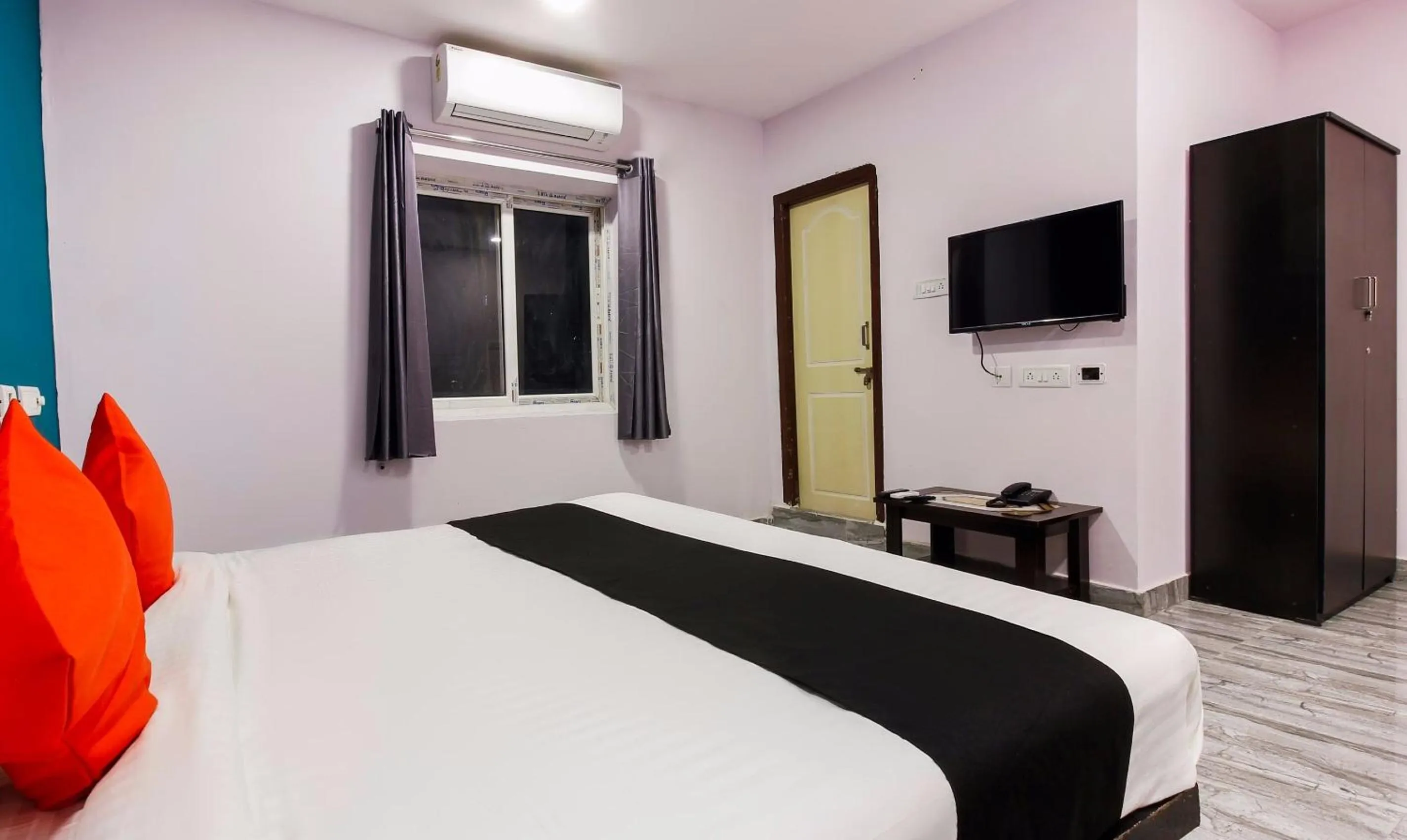 Bedroom, Bed in Capital O Che Sigma Hotel