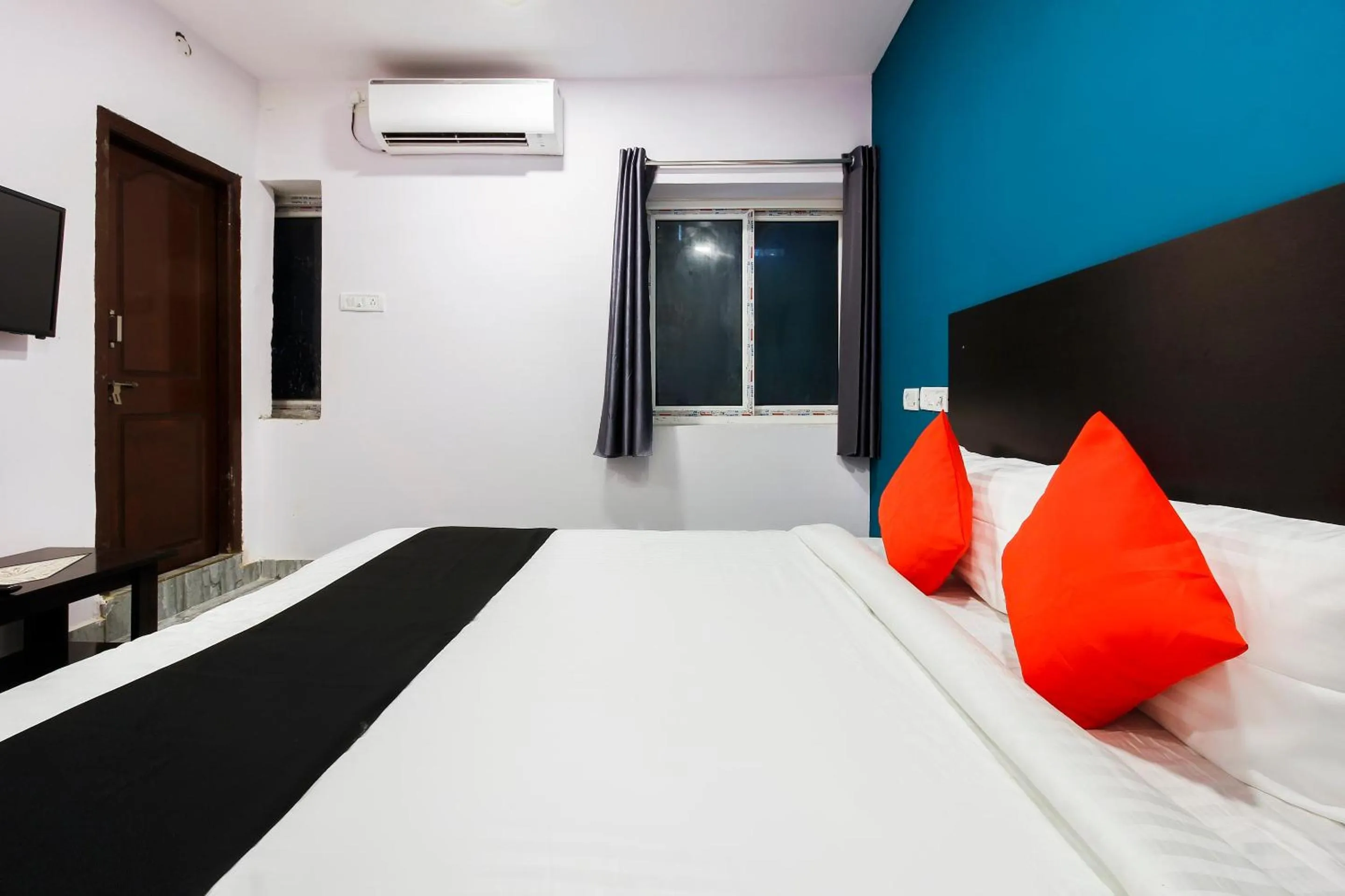 Bedroom, Bed in Capital O Che Sigma Hotel