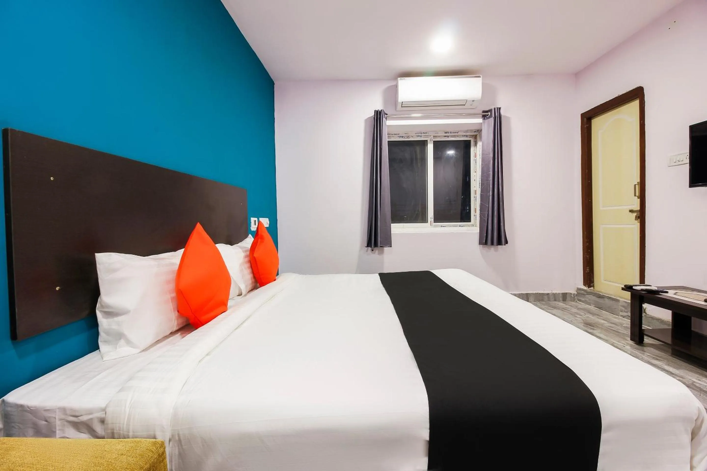 Bedroom, Bed in Capital O Che Sigma Hotel