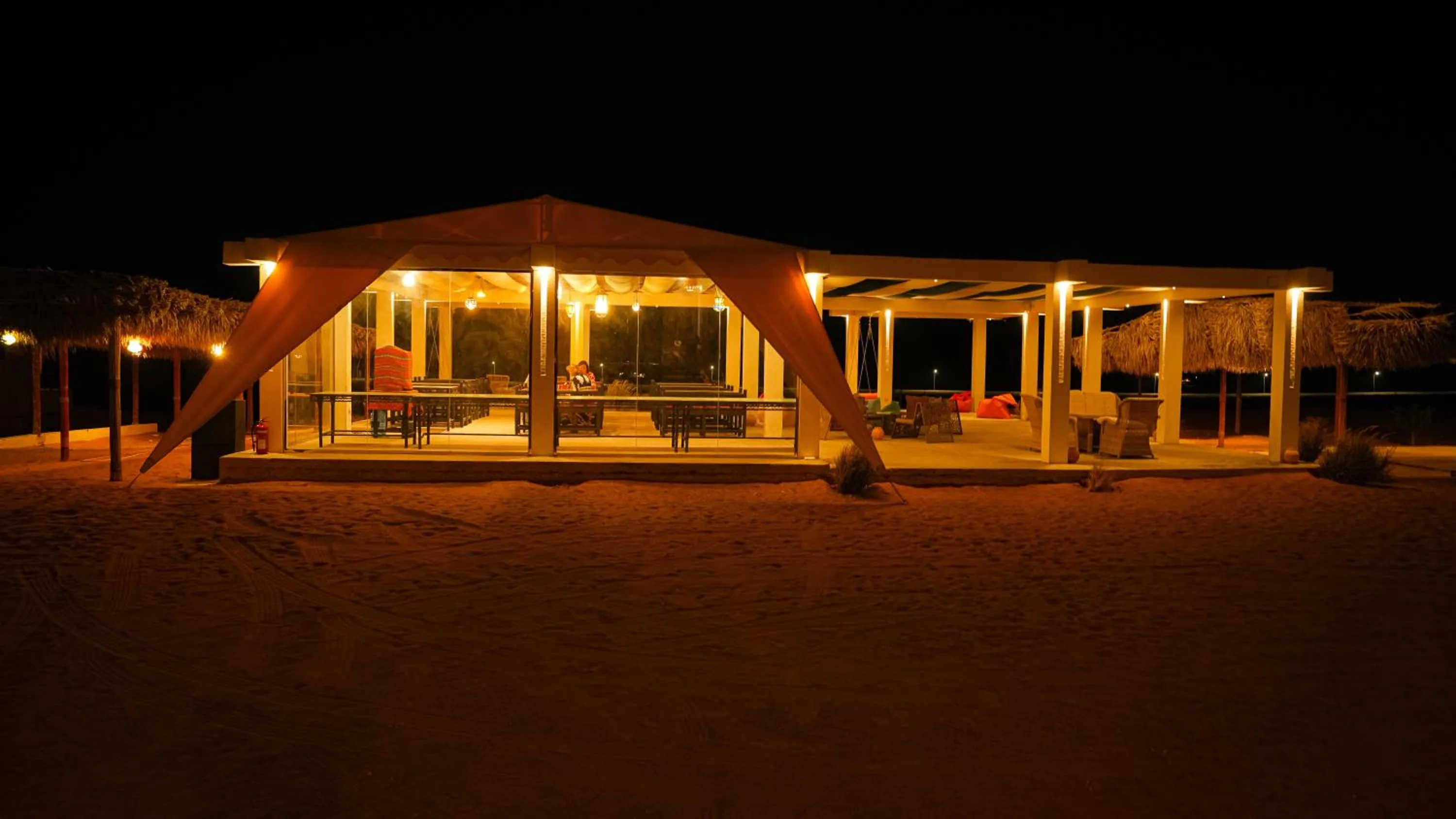 Restaurant/places to eat in SAMA Al Areesh Desert Camp