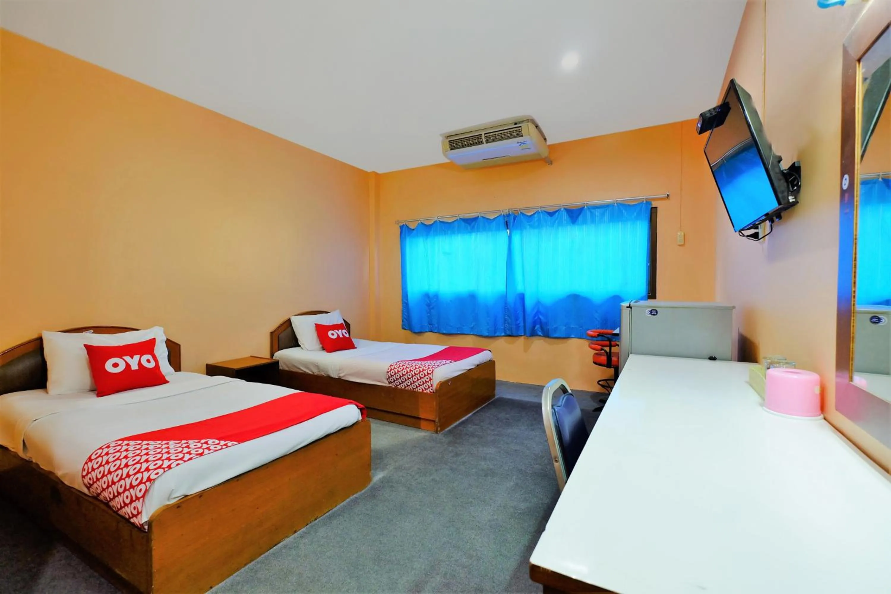 Bedroom, Bed in OYO 588 Rose In Mansion