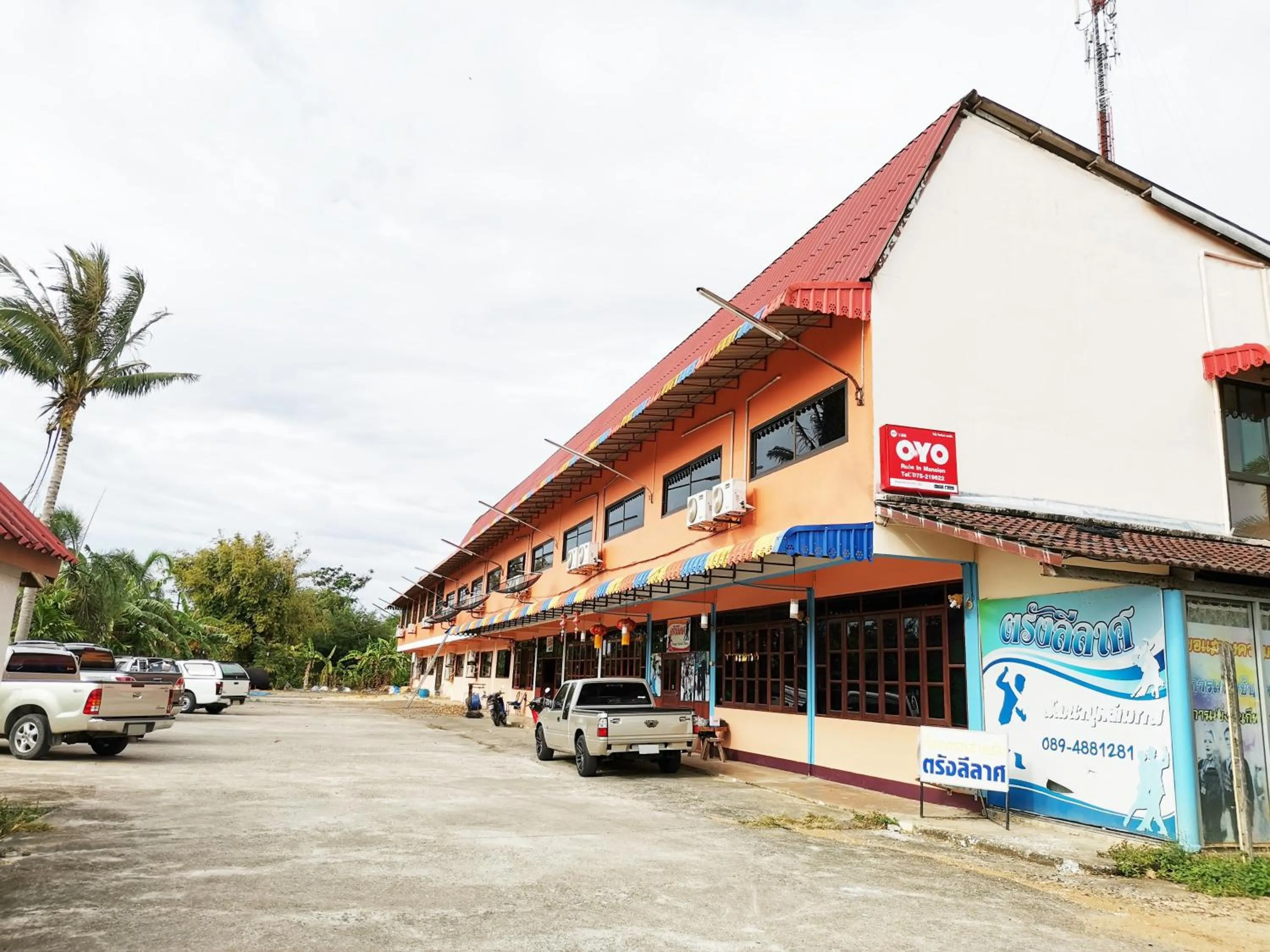 Facade/entrance in OYO 588 Rose In Mansion