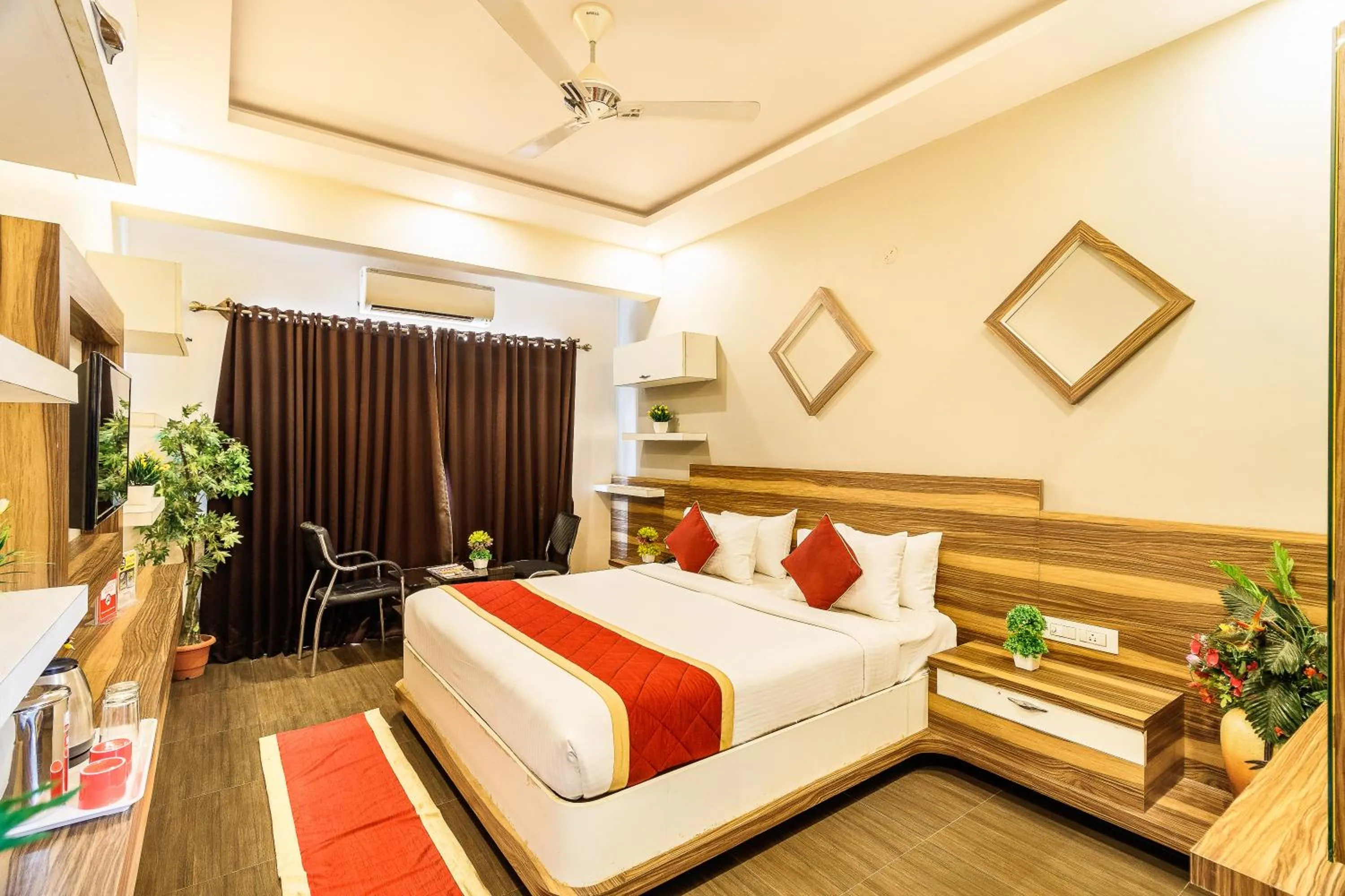 Photo of the whole room, Bed in Octave Nest Inn