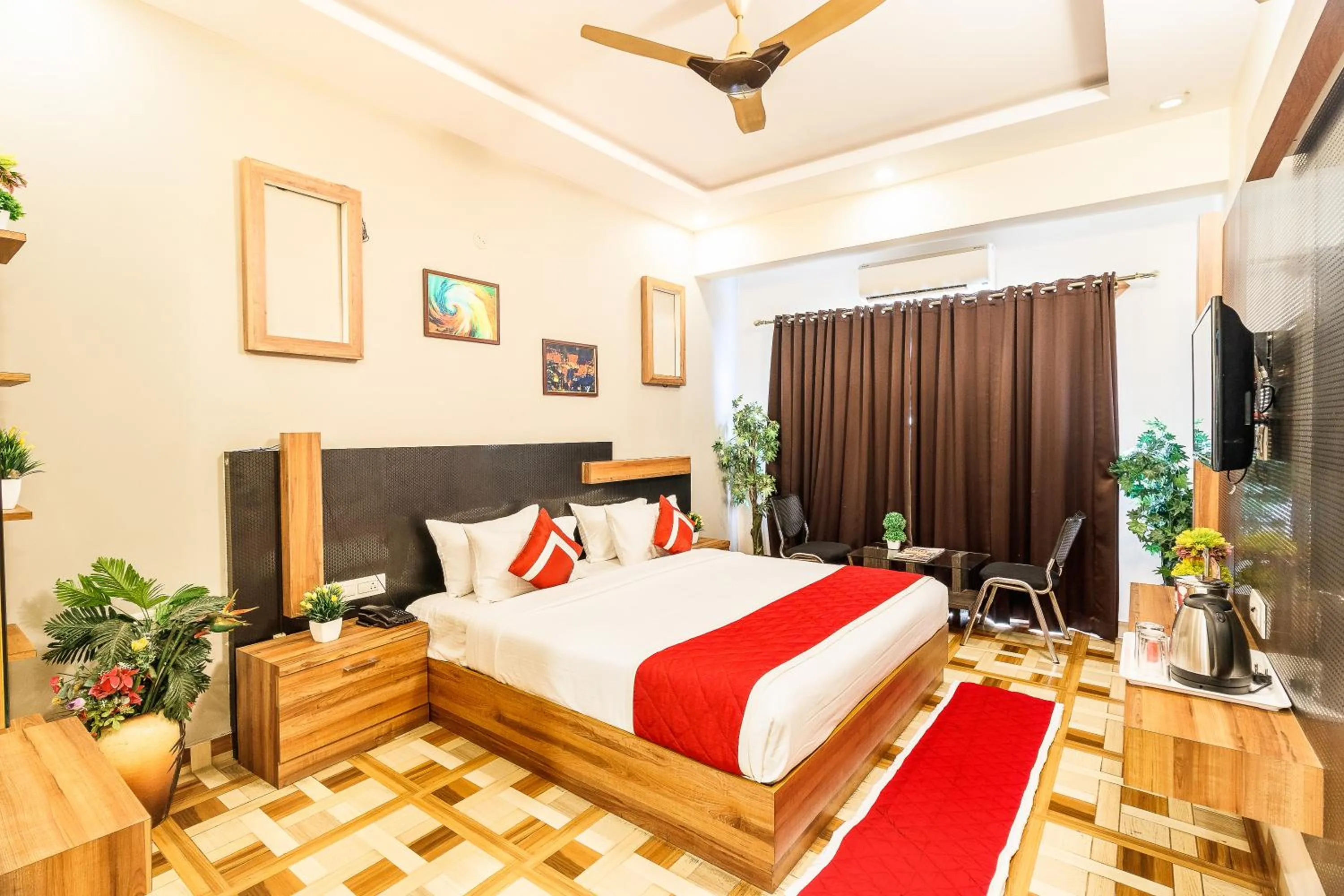 Photo of the whole room, Bed in Octave Nest Inn