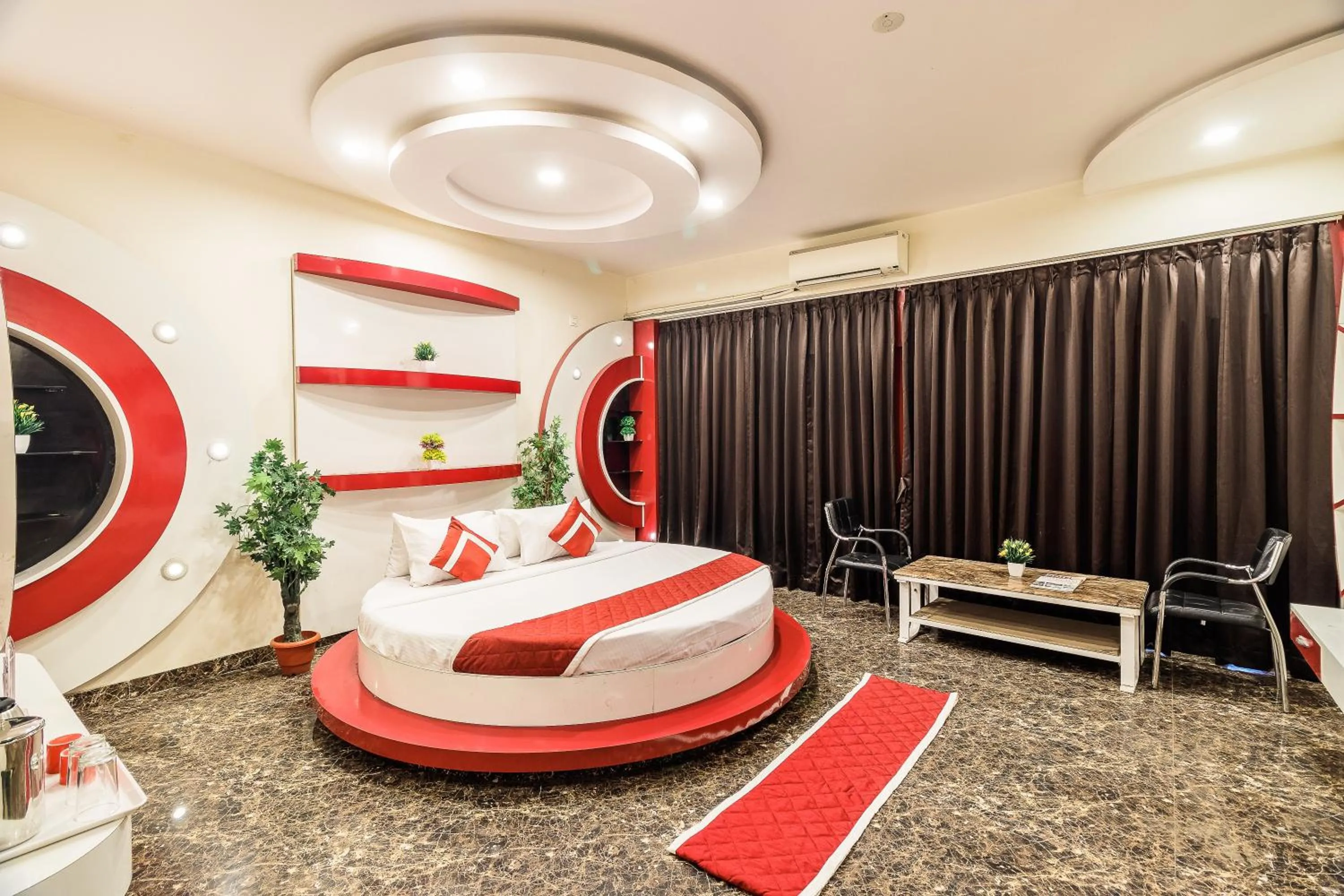 Photo of the whole room, Bed in Octave Nest Inn