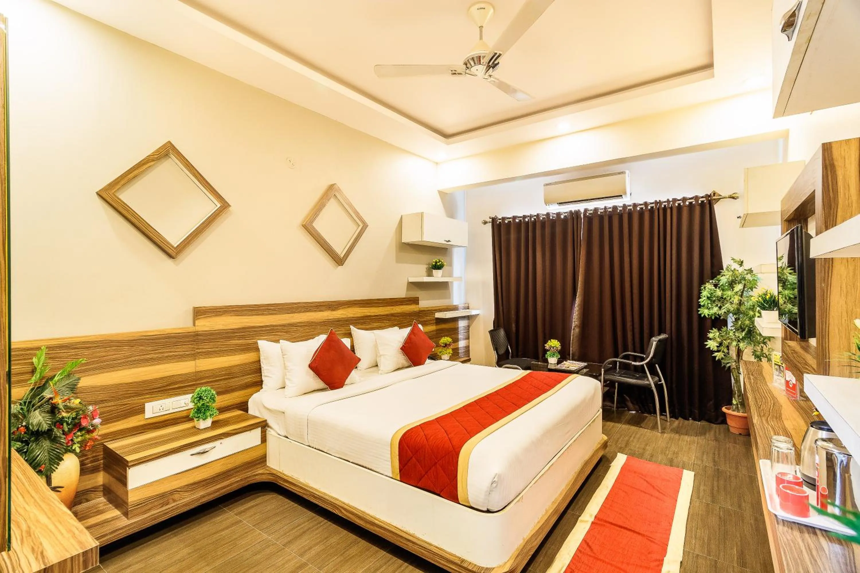 Photo of the whole room, Bed in Octave Nest Inn