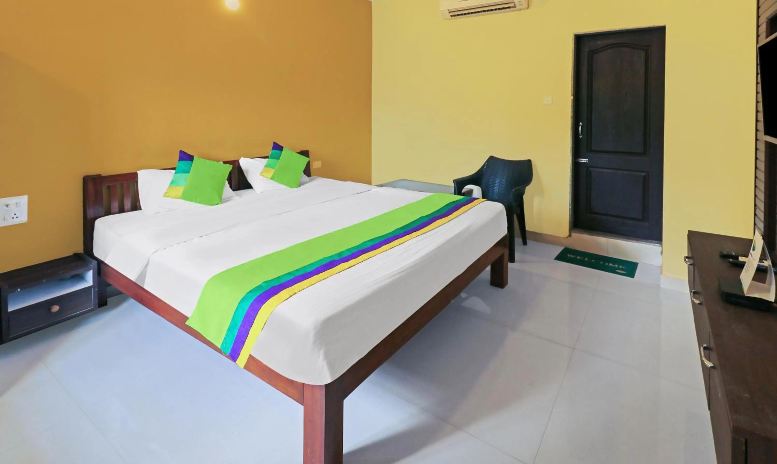 Bedroom in Itsy Hotels Morjim Pride