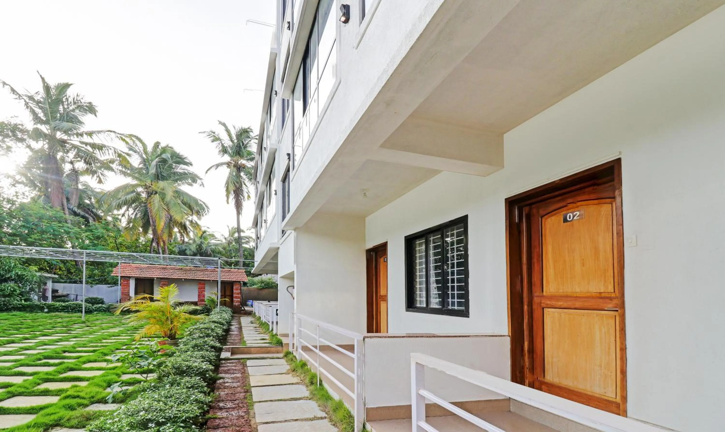 Property building in Itsy Hotels Morjim Pride